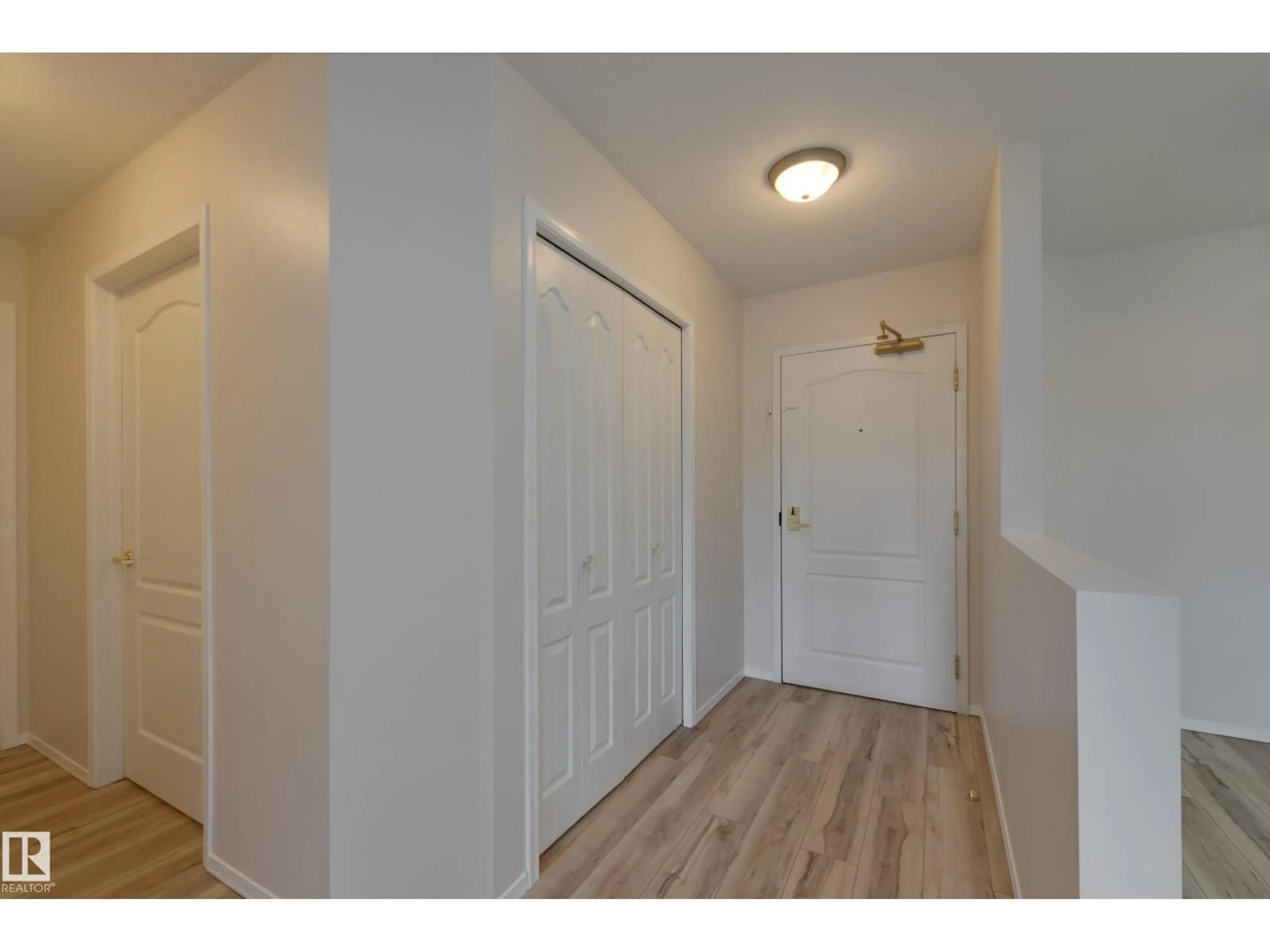 Indoor entryway for NW - 437 13441 127 ST, Edmonton Alberta T5L5B6