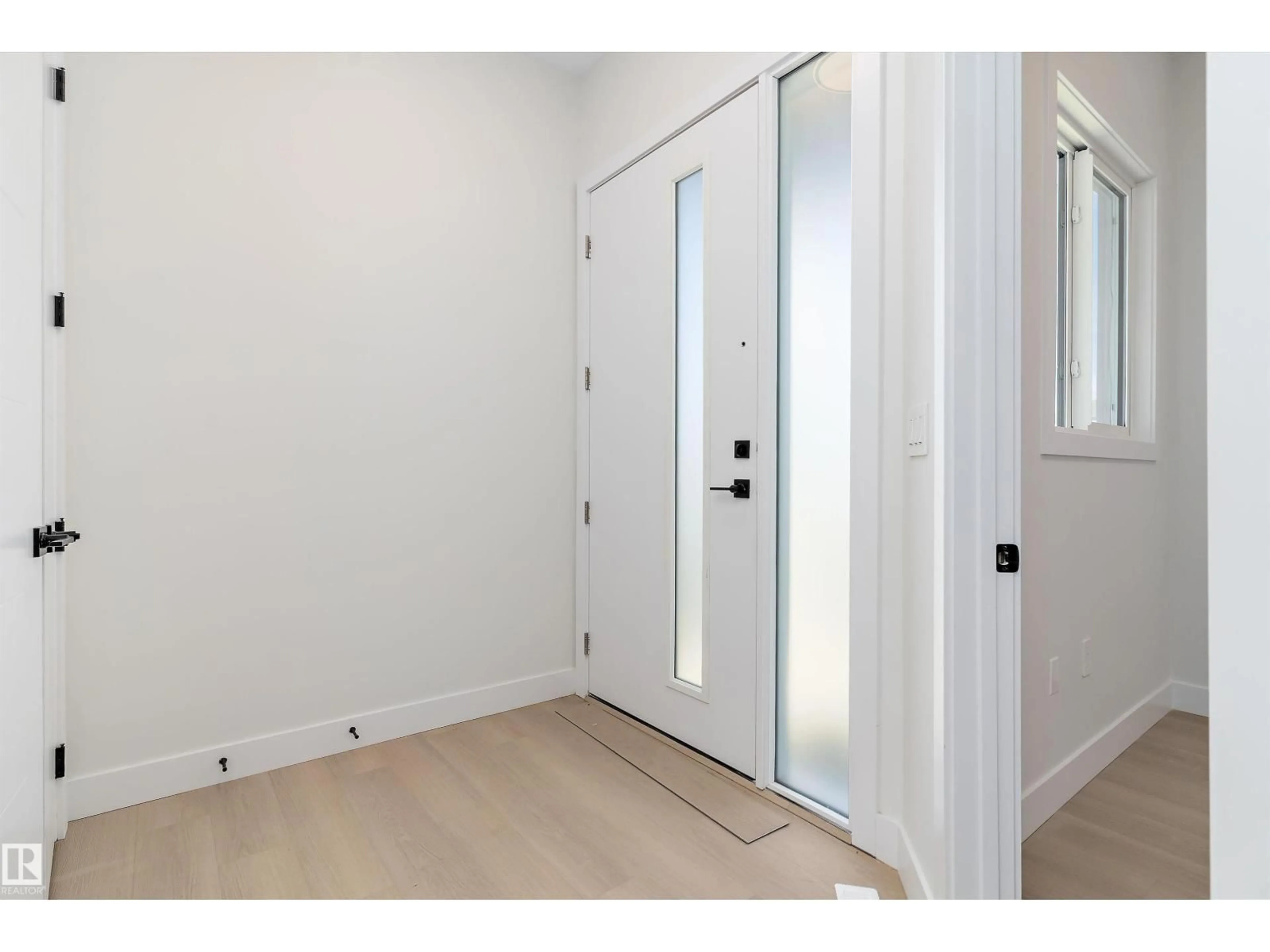 Indoor entryway for 768 ASTORIA WY, Devon Alberta T9G0M7