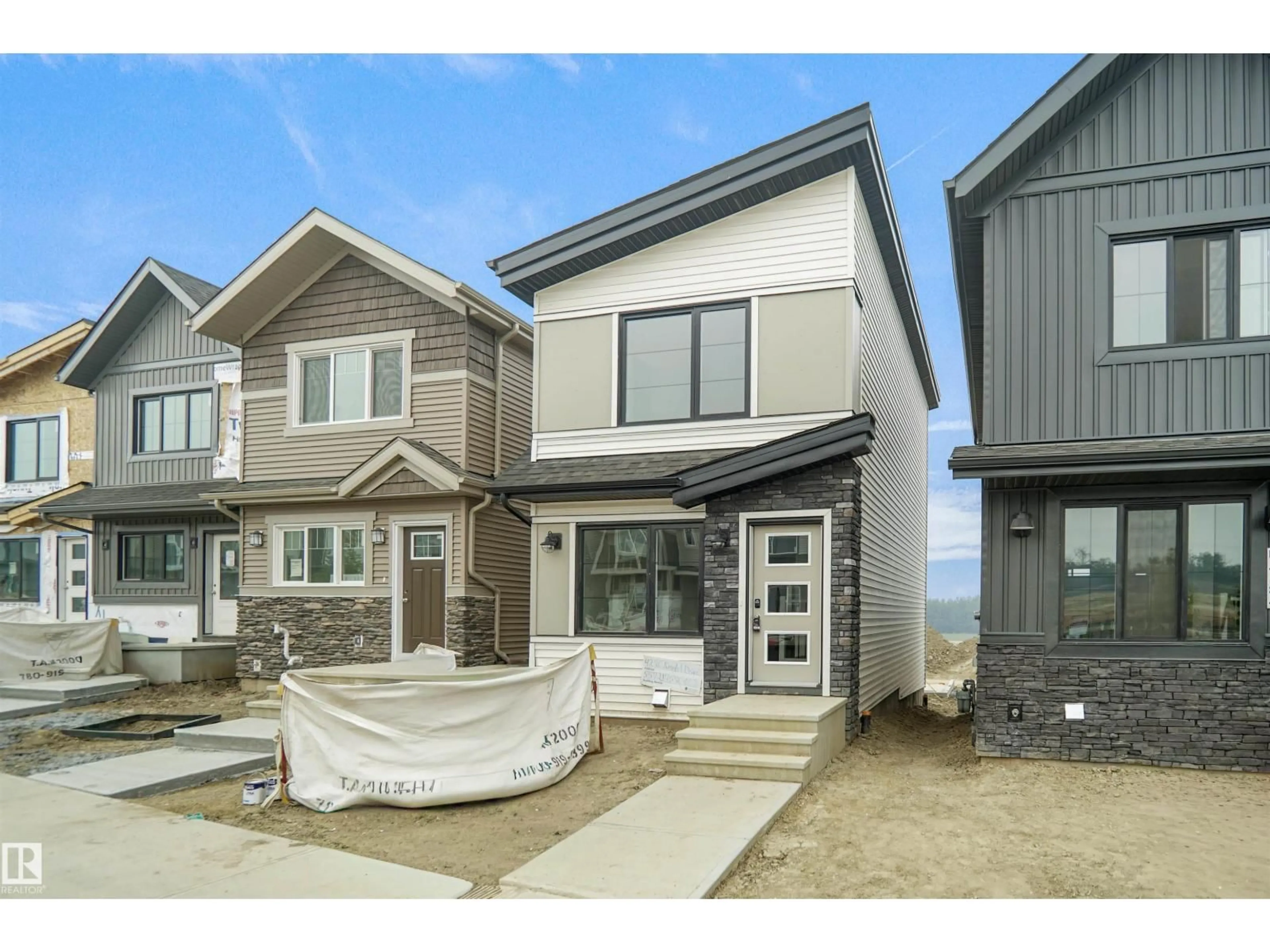 Home with vinyl exterior material, unknown for 4296 KINGLET DR, Edmonton Alberta T5S0T1