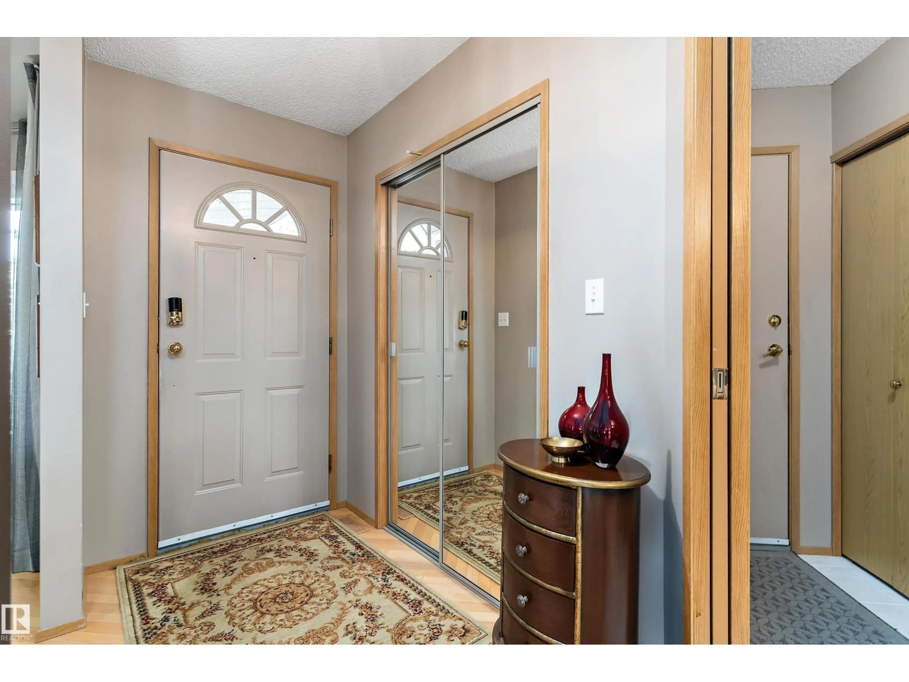 Indoor entryway for NW - 6562 158 AV, Edmonton Alberta T5Y2S7