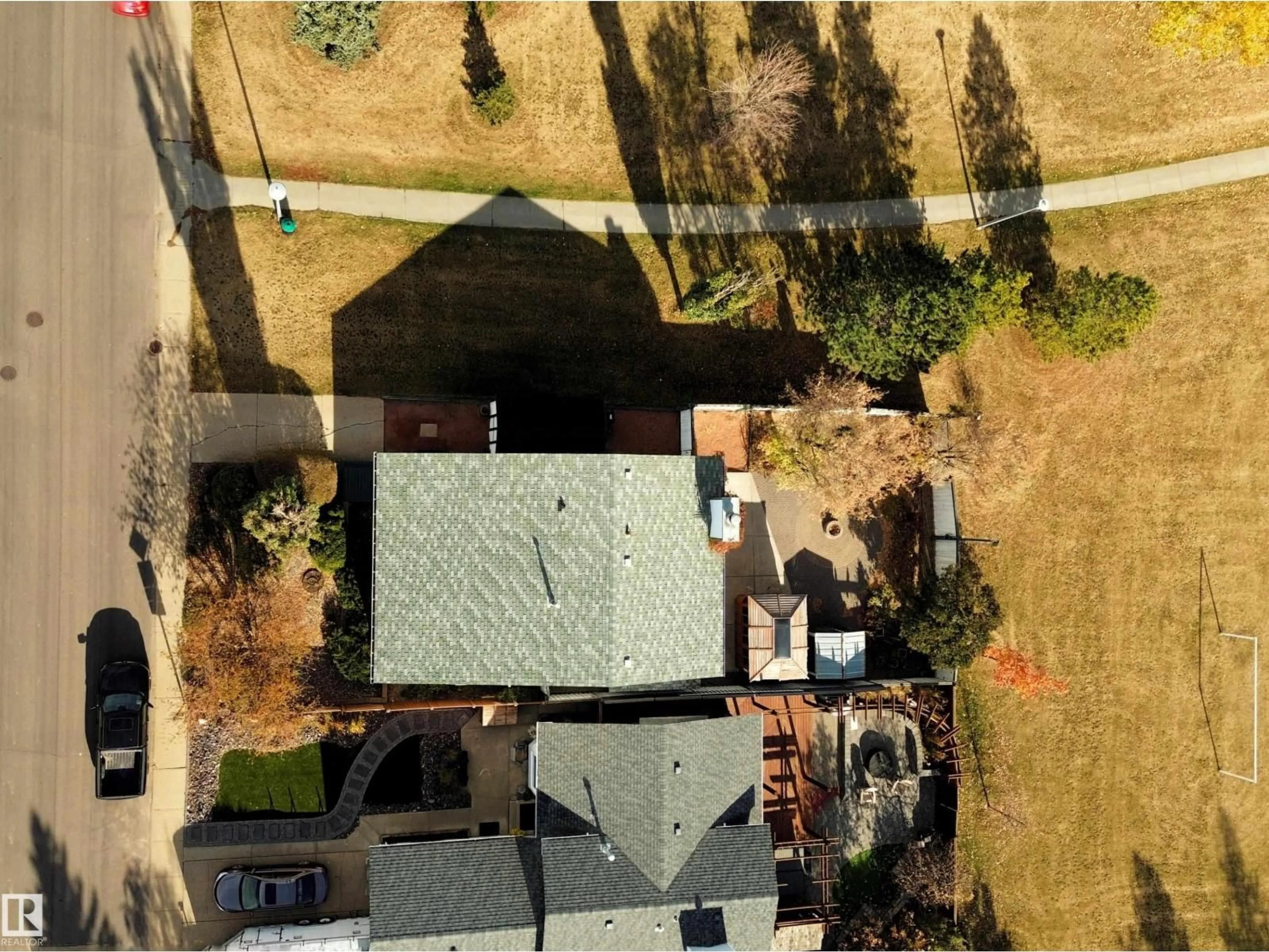 A pic from outside/outdoor area/front of a property/back of a property/a pic from drone, street for NW - 8223 189A ST, Edmonton Alberta T5T4Z7