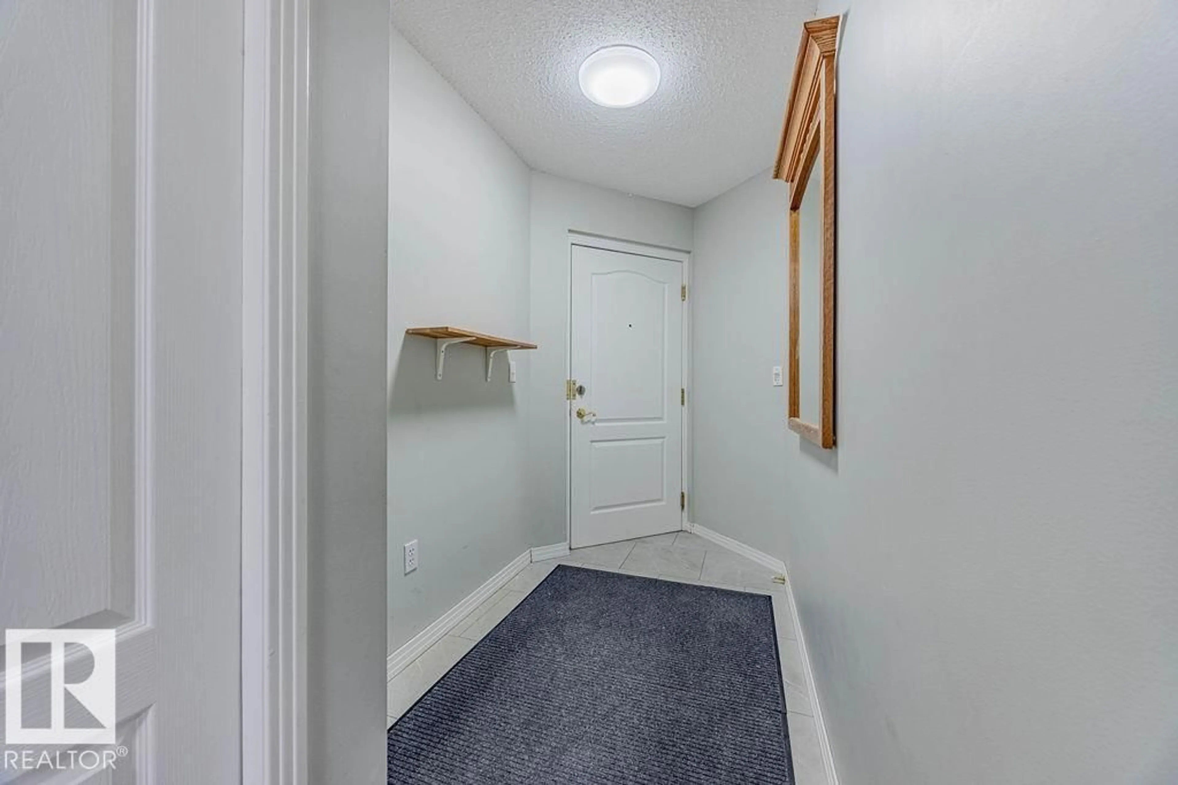 Indoor entryway for #405 - 7725 108 ST, Edmonton Alberta T6E4L9