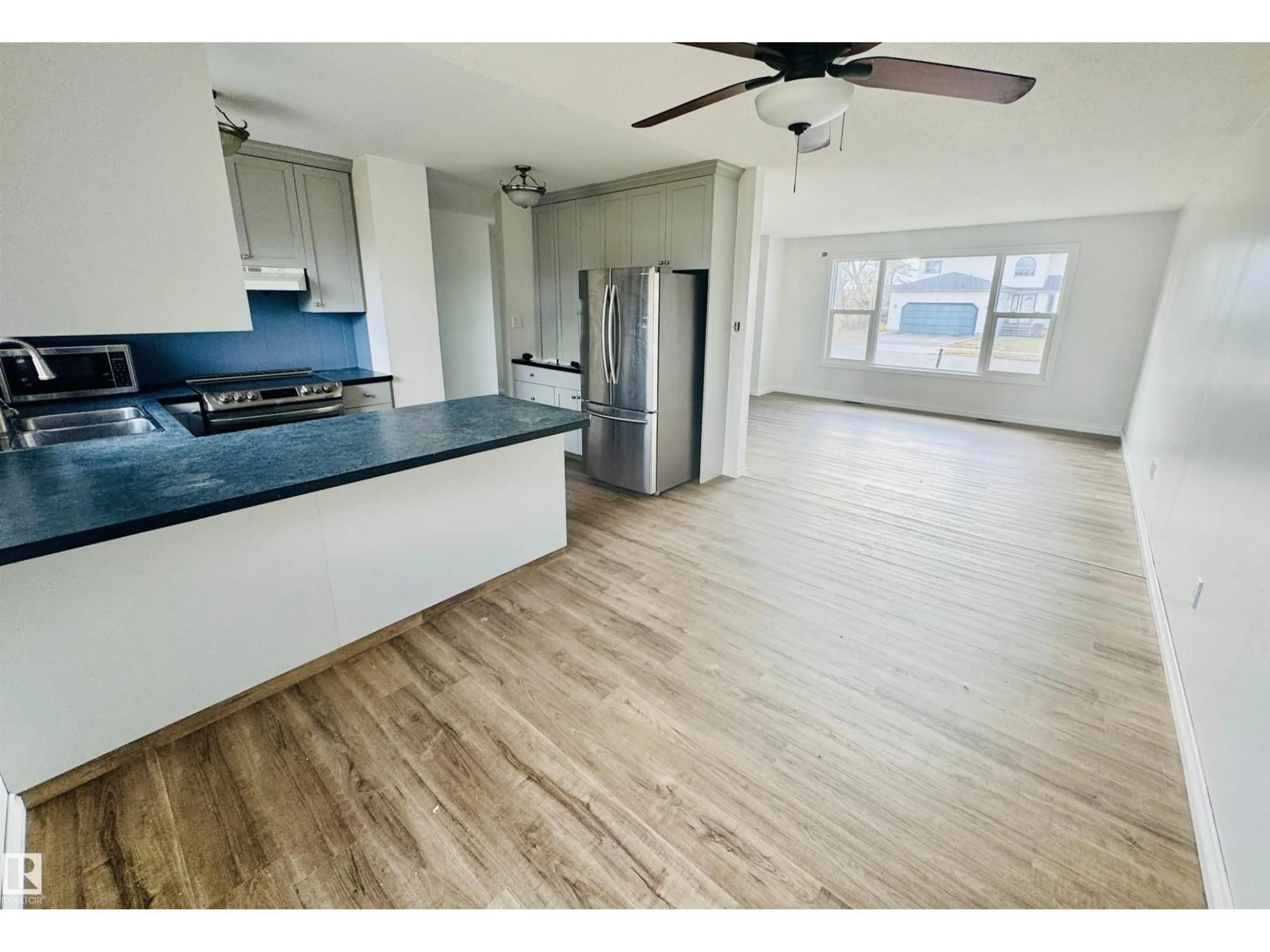 Open concept kitchen, unknown for 5114 52 AV, St. Paul Town Alberta T0A3A1