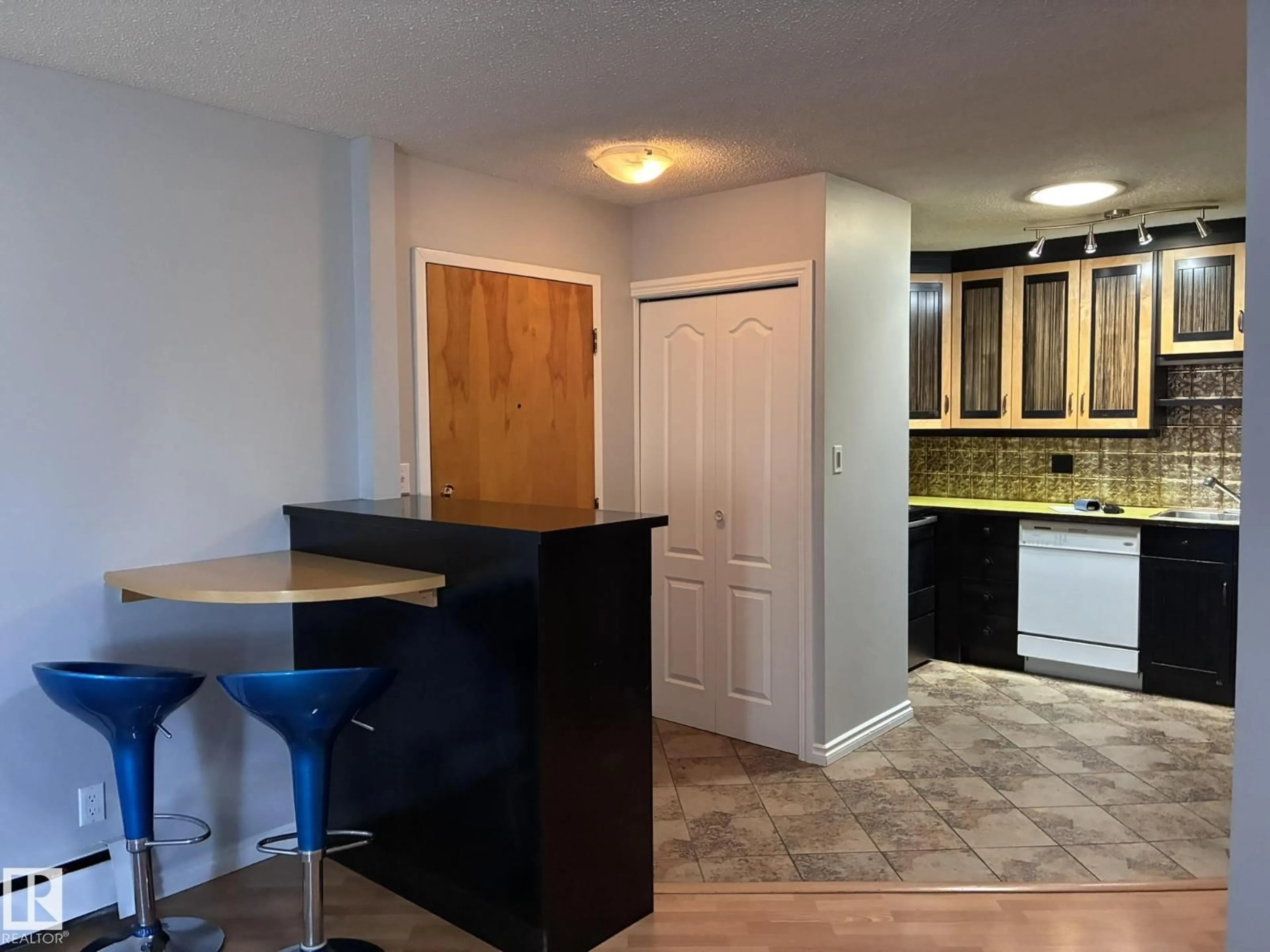 Unknown for 17 10721 116 ST NW, Edmonton Alberta T5H3M3