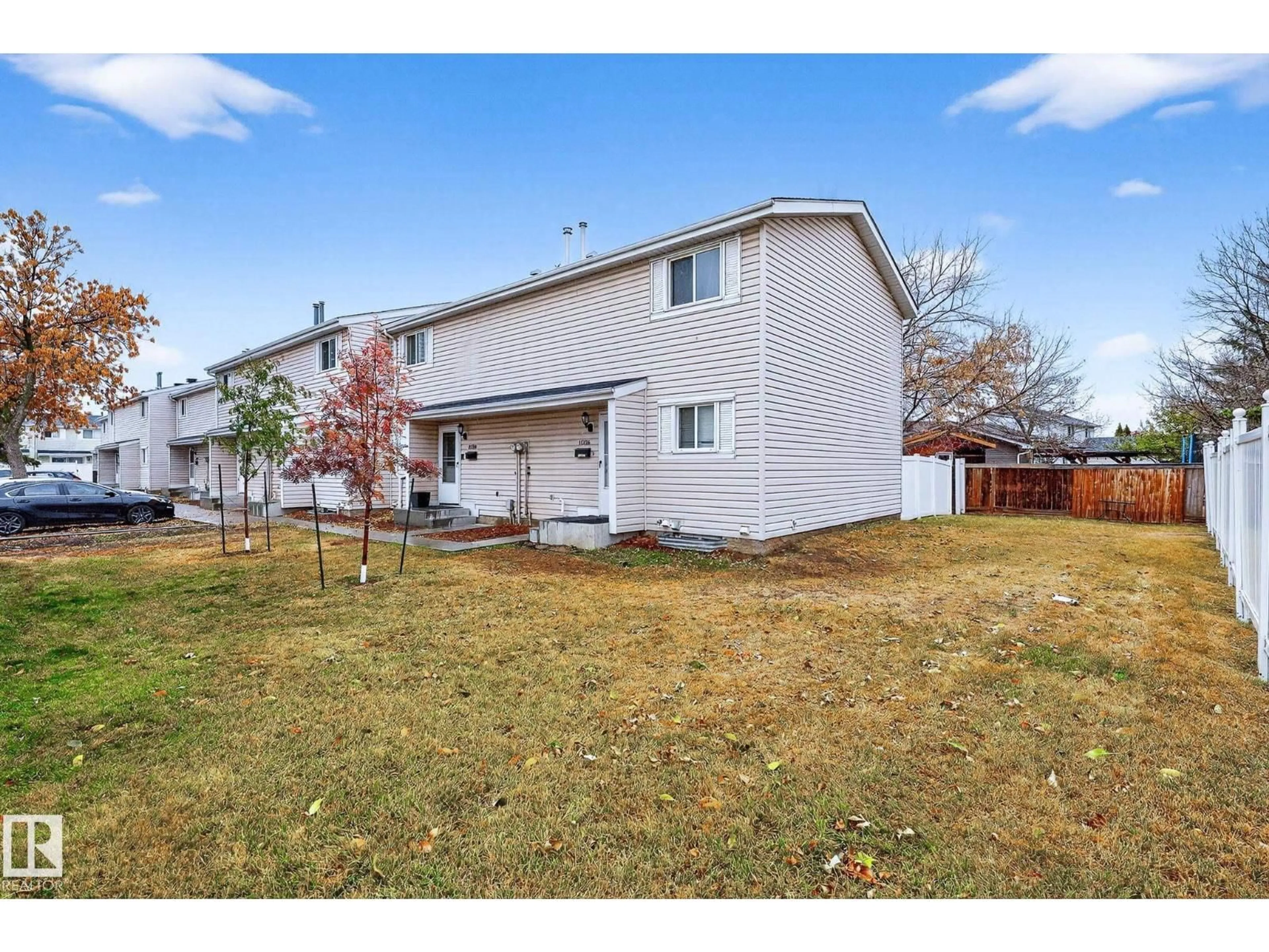 A pic from outside/outdoor area/front of a property/back of a property/a pic from drone, street for NW - 11398 139 AV, Edmonton Alberta T5X3L4