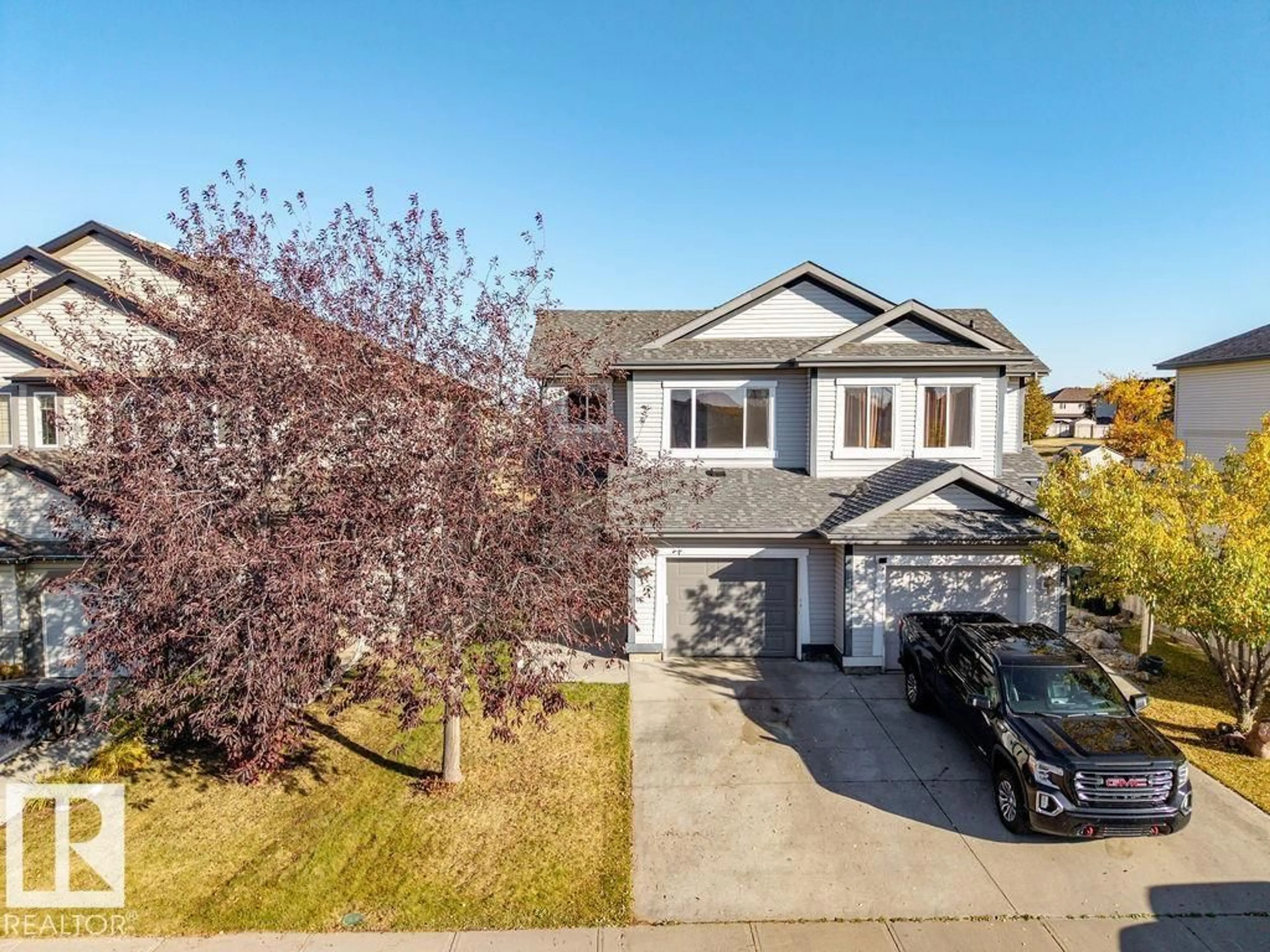 A pic from outside/outdoor area/front of a property/back of a property/a pic from drone, street for 39 SUMMERTON ST, Sherwood Park Alberta T8H2V3