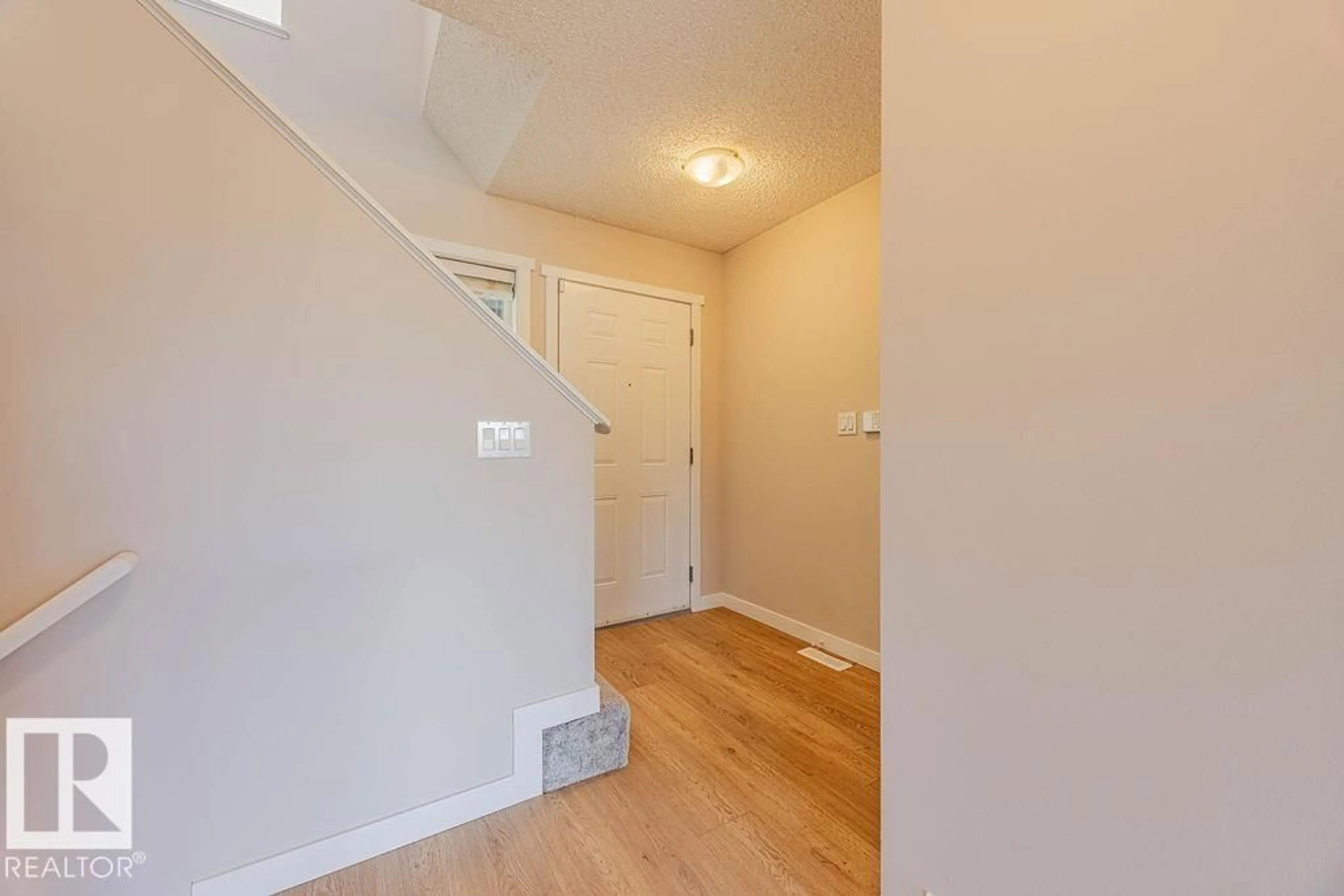Unknown for 39 SUMMERTON ST, Sherwood Park Alberta T8H2V3