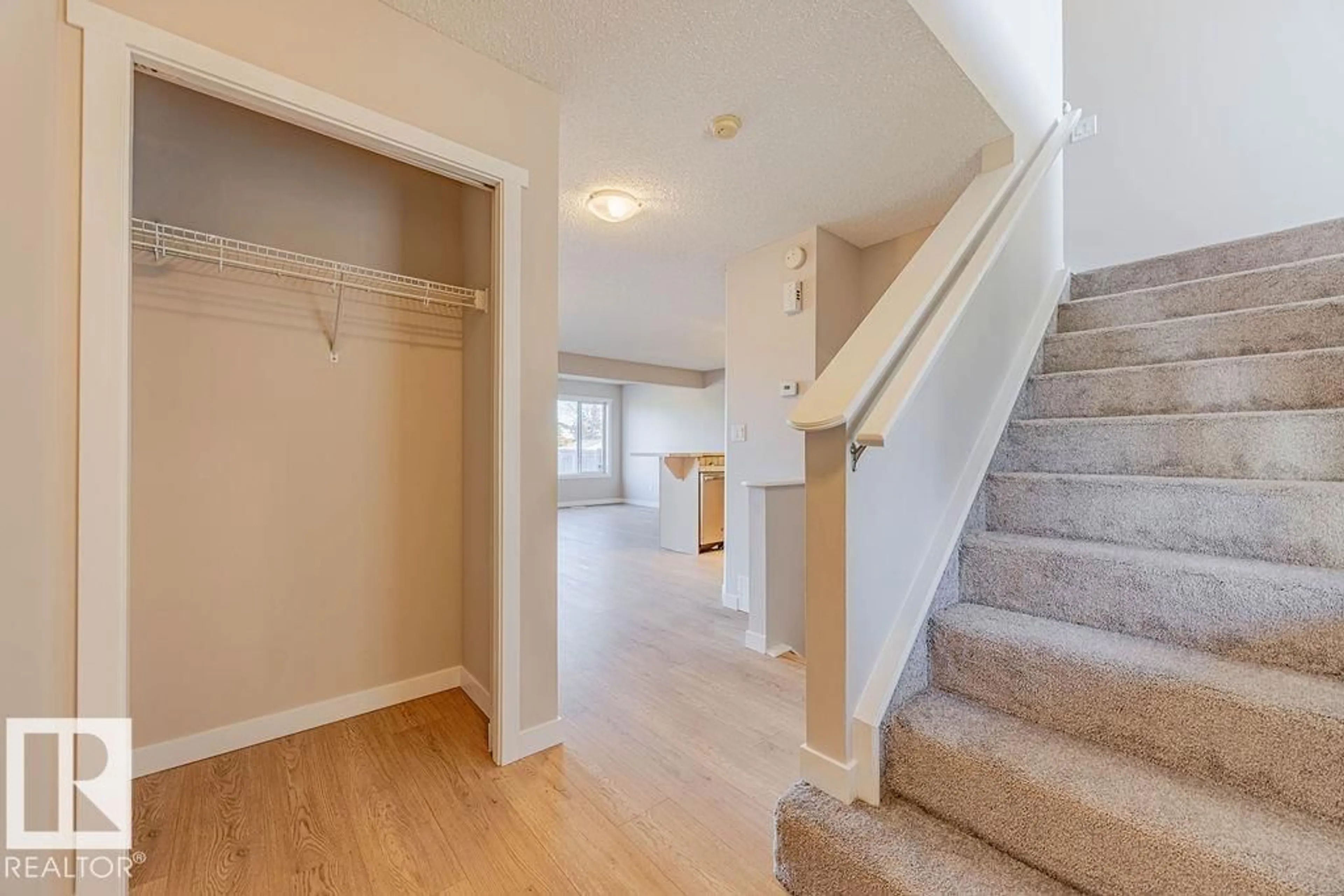 Unknown for 39 SUMMERTON ST, Sherwood Park Alberta T8H2V3