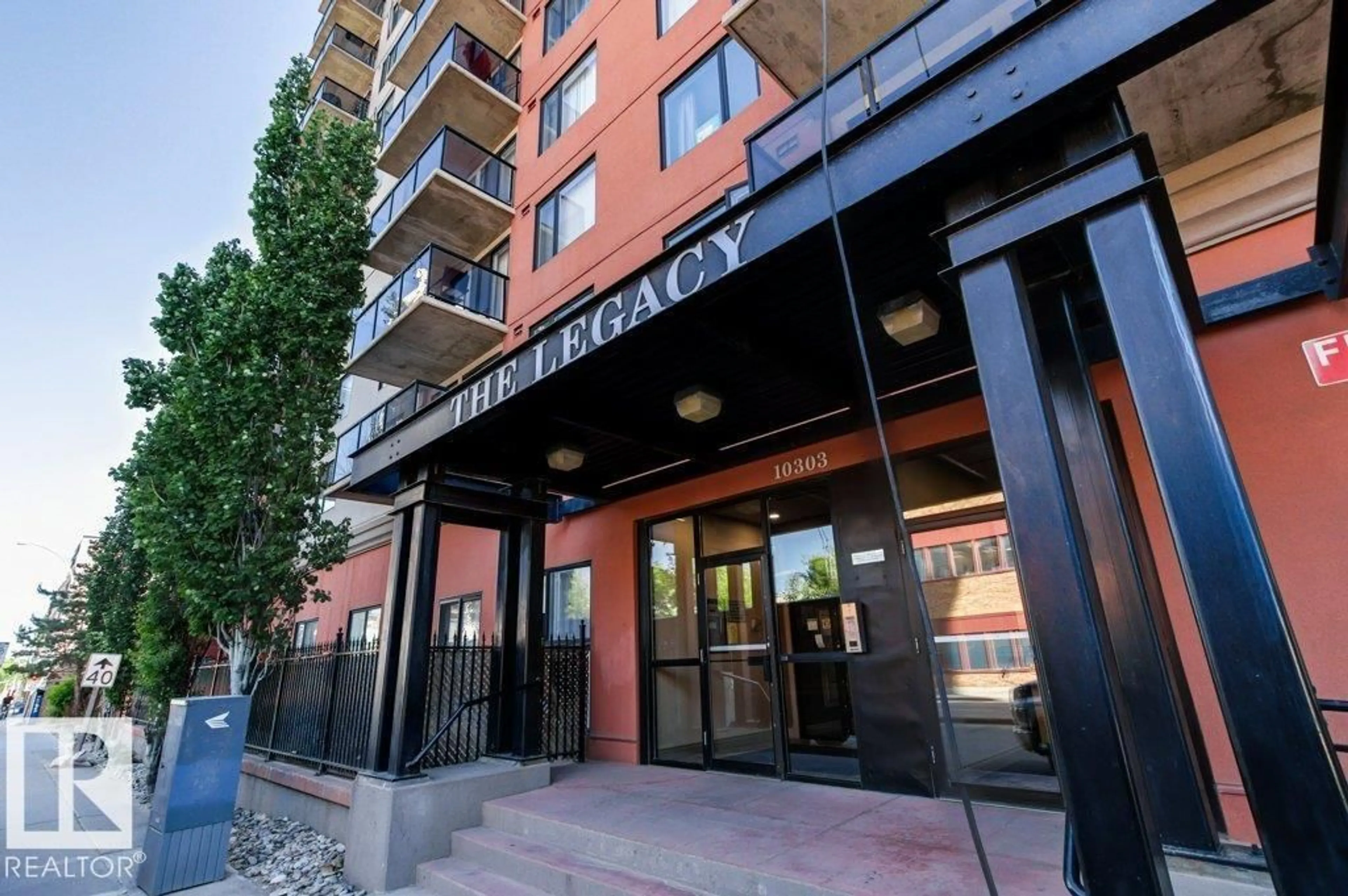 Indoor foyer for #201 - 10303 105 ST NW, Edmonton Alberta T5J5G3