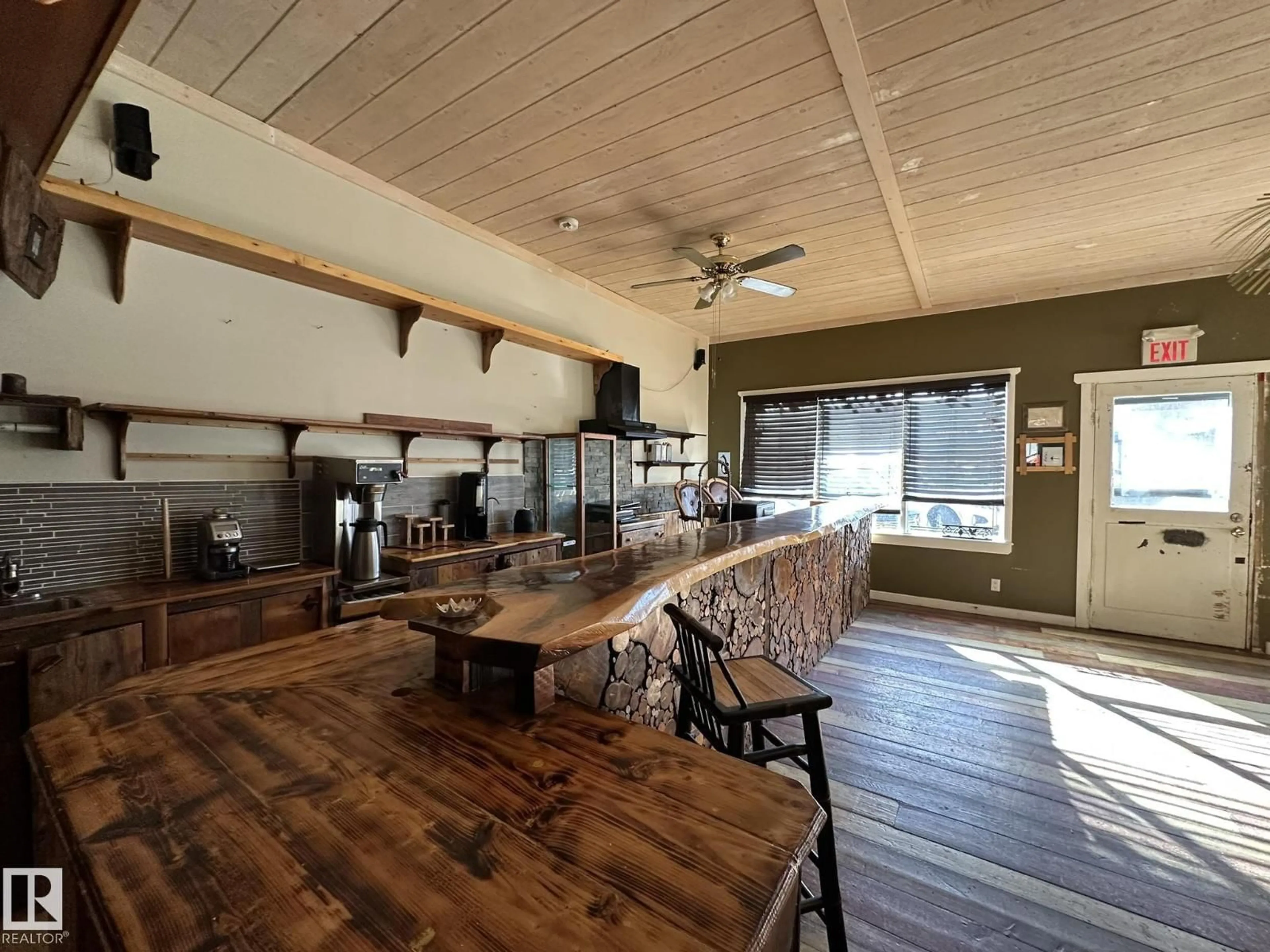 Open concept kitchen, unknown for 38 WHEATLAND AV, Smoky Lake Town Alberta T0A3C0