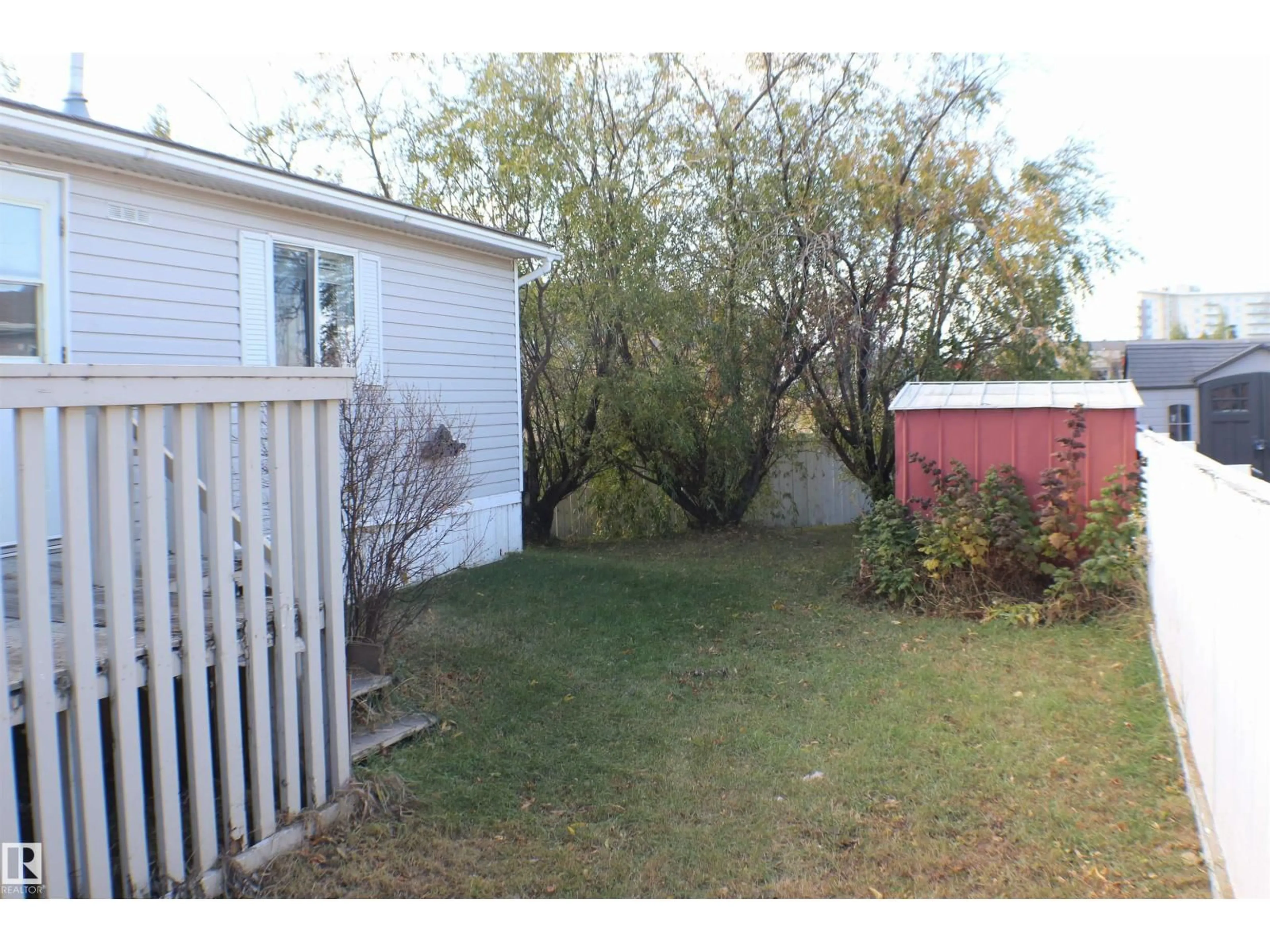 Shed for 906 JUBILEE CL, Sherwood Park Alberta T8H2G3