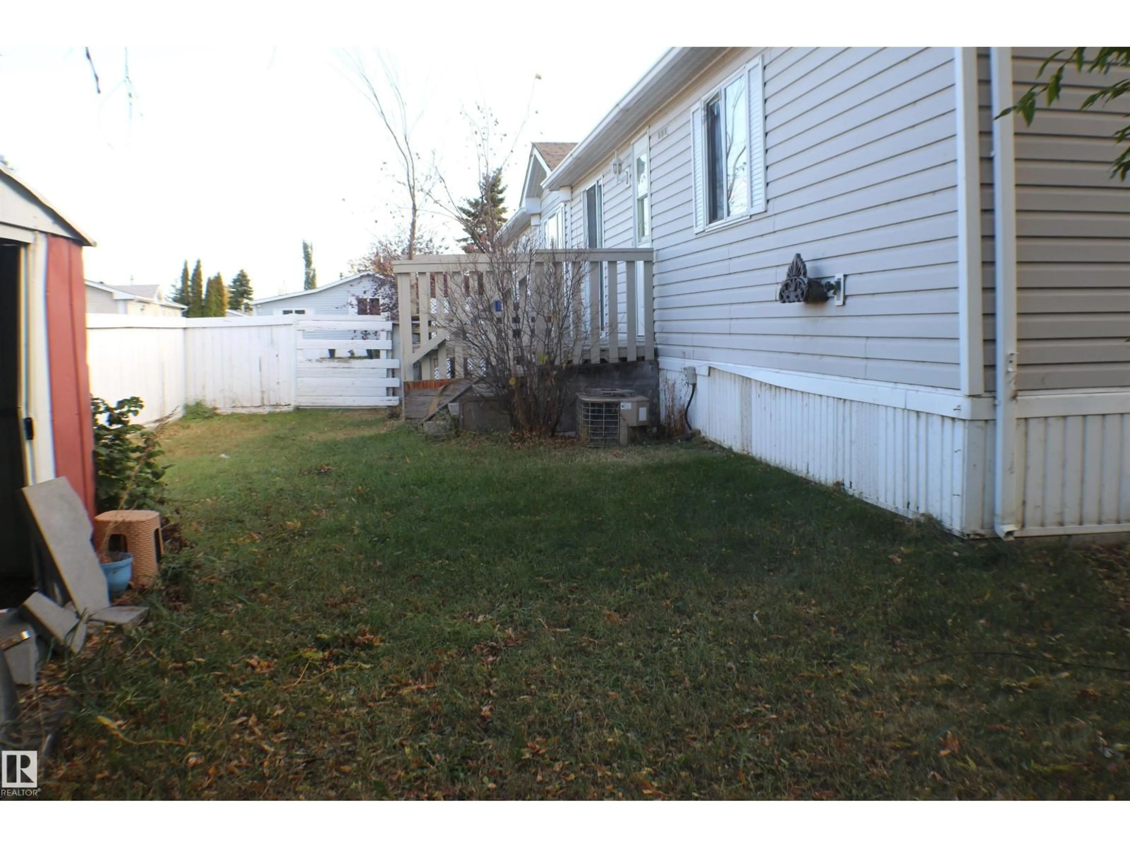 Patio, unknown for 906 JUBILEE CL, Sherwood Park Alberta T8H2G3