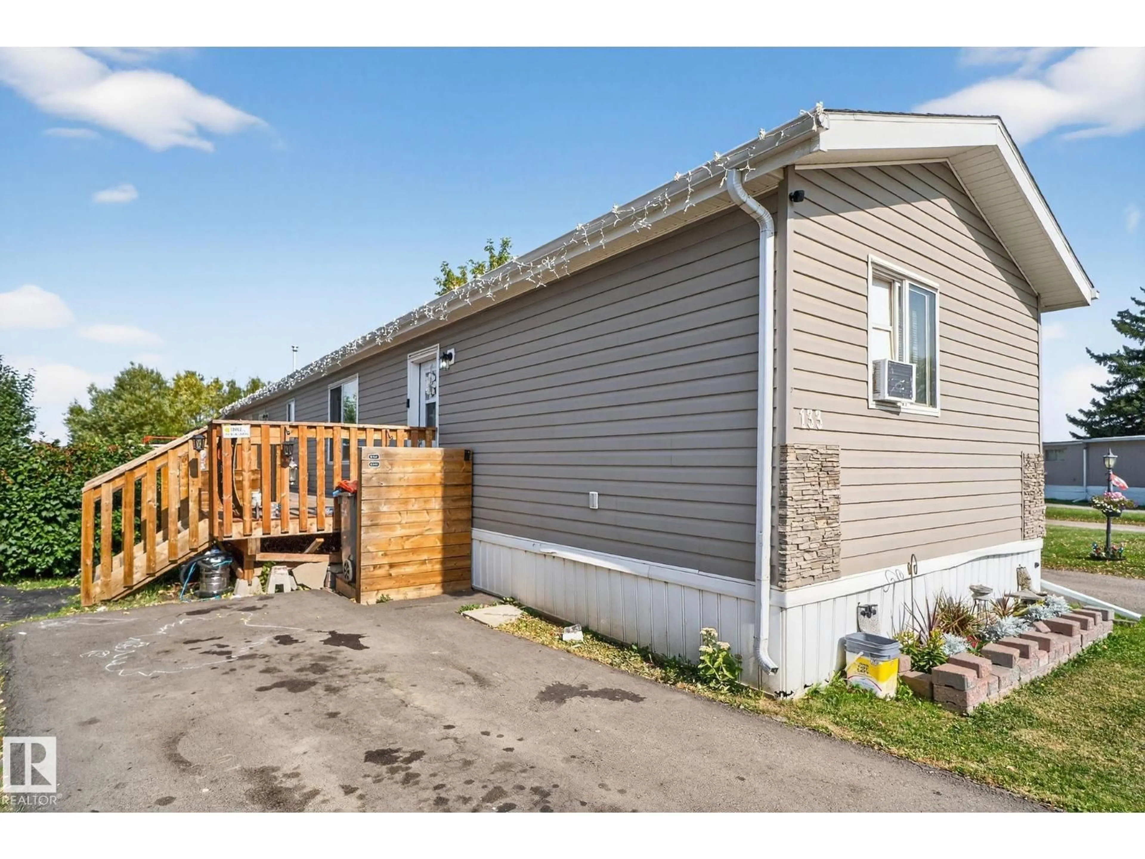 Home with vinyl exterior material, street for 133 WILLOW PARK ESTATES, Leduc Alberta T9E5S1
