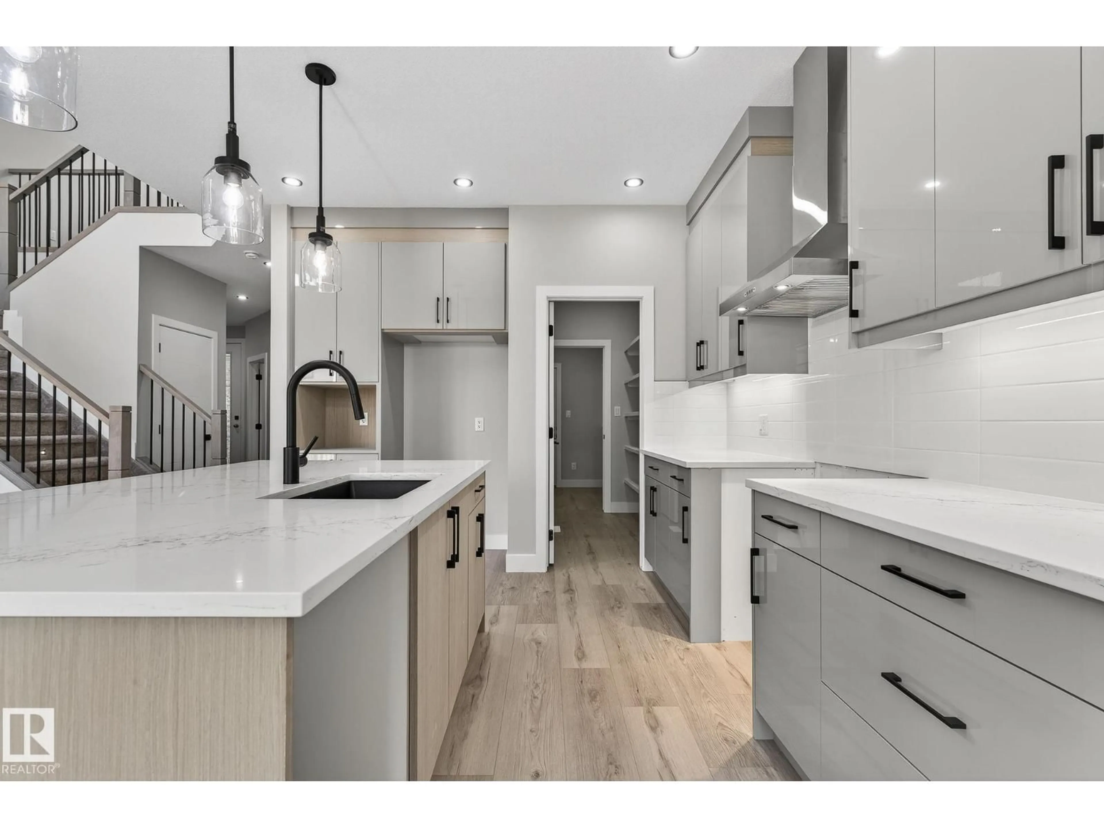 Open concept kitchen, unknown for 140 WYATT RG, Fort Saskatchewan Alberta T8L3L7