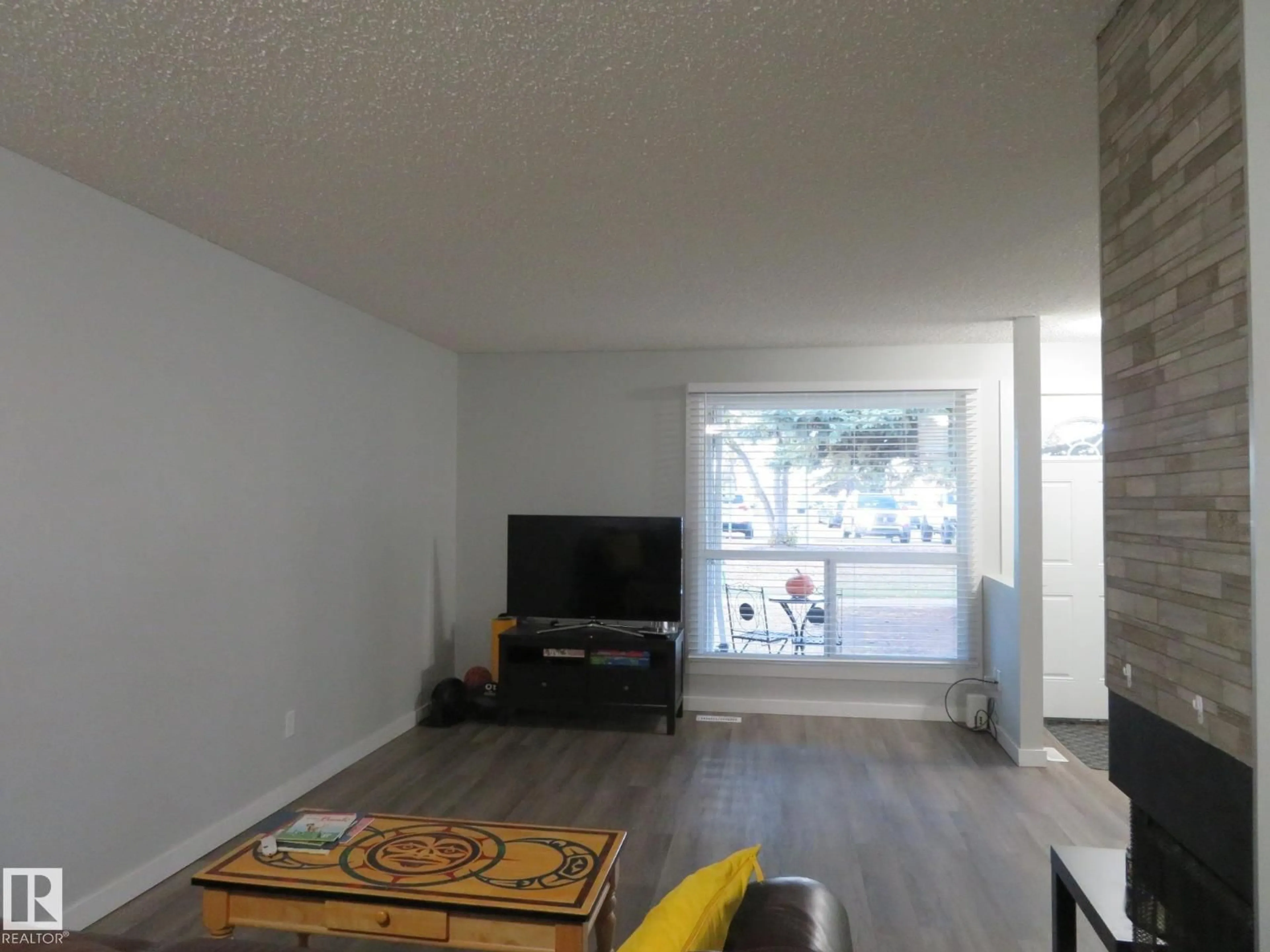 A pic of a room for NW - 1894 111A ST, Edmonton Alberta T6J4T7