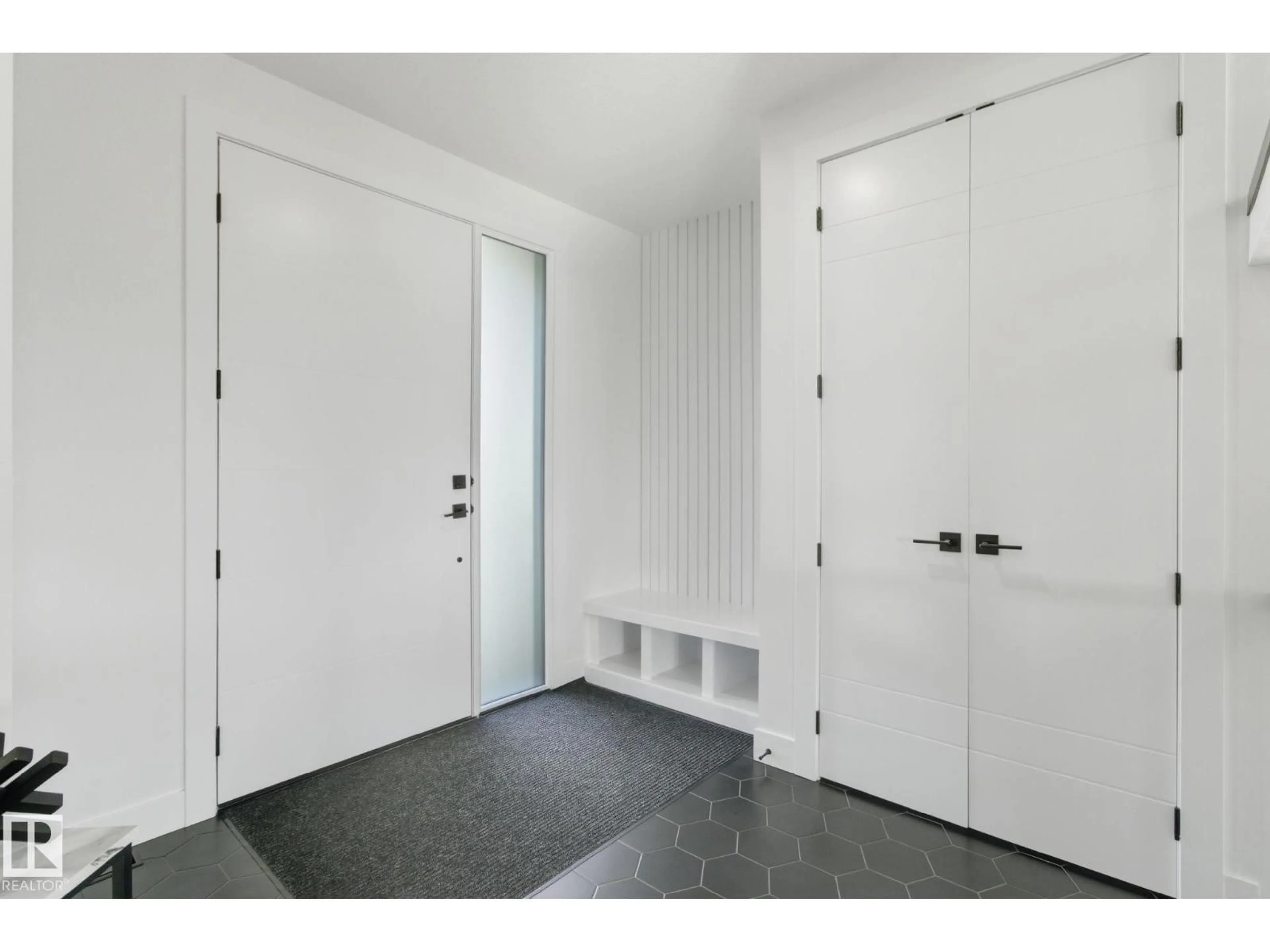 Indoor entryway for 5611 CAUTLEY COVE CV, Edmonton Alberta T6W4P7