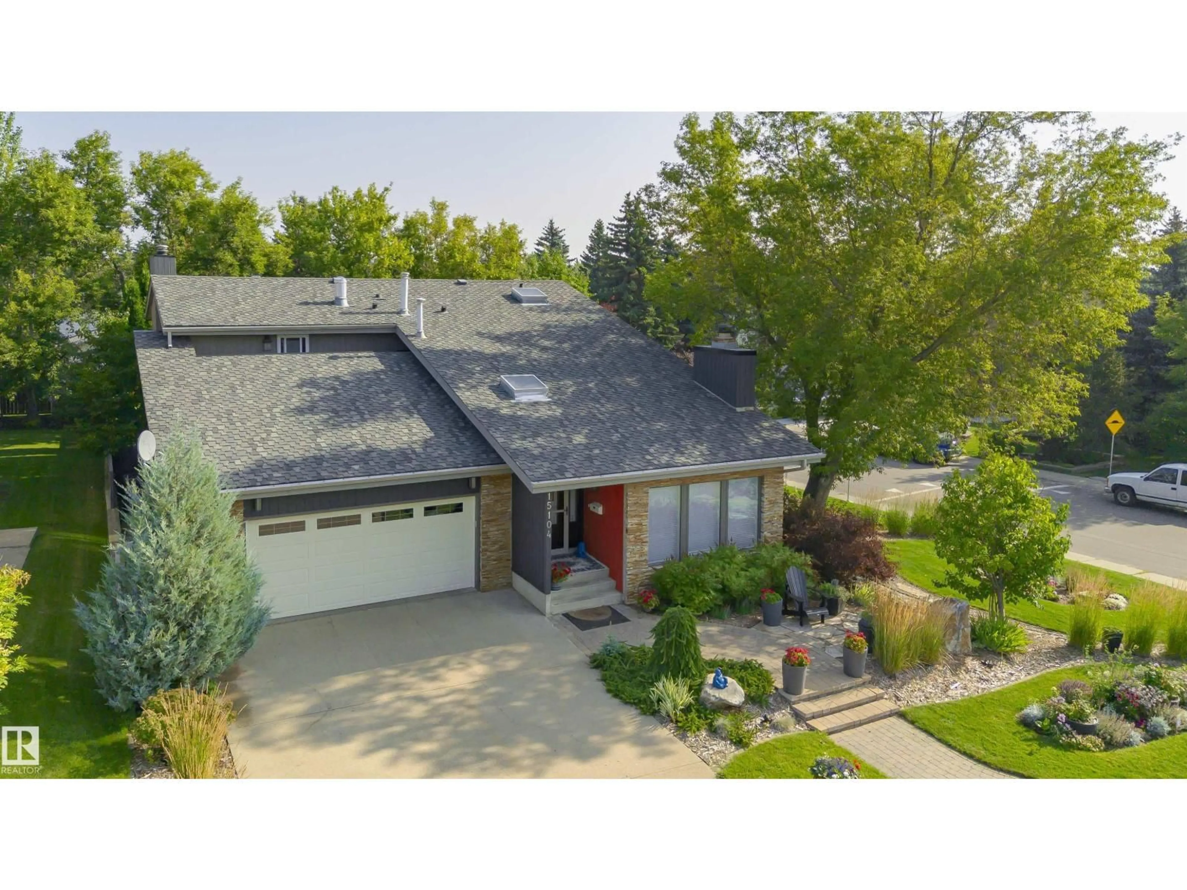 A pic from outside/outdoor area/front of a property/back of a property/a pic from drone, street for 15104 42 AV, Edmonton Alberta T6W1A5