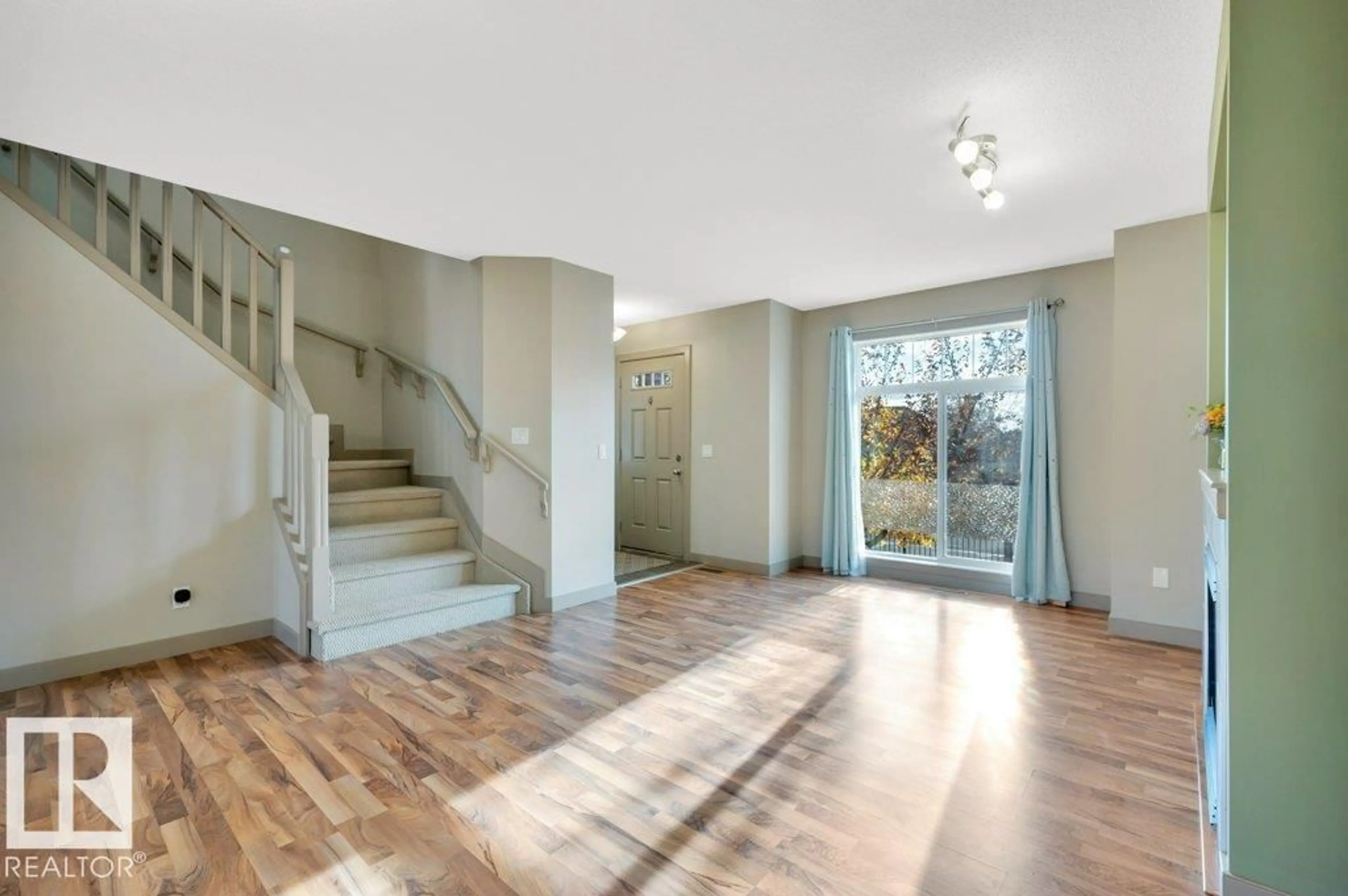 Indoor foyer for 107 CALLAGHAN DR, Edmonton Alberta T6W0J8