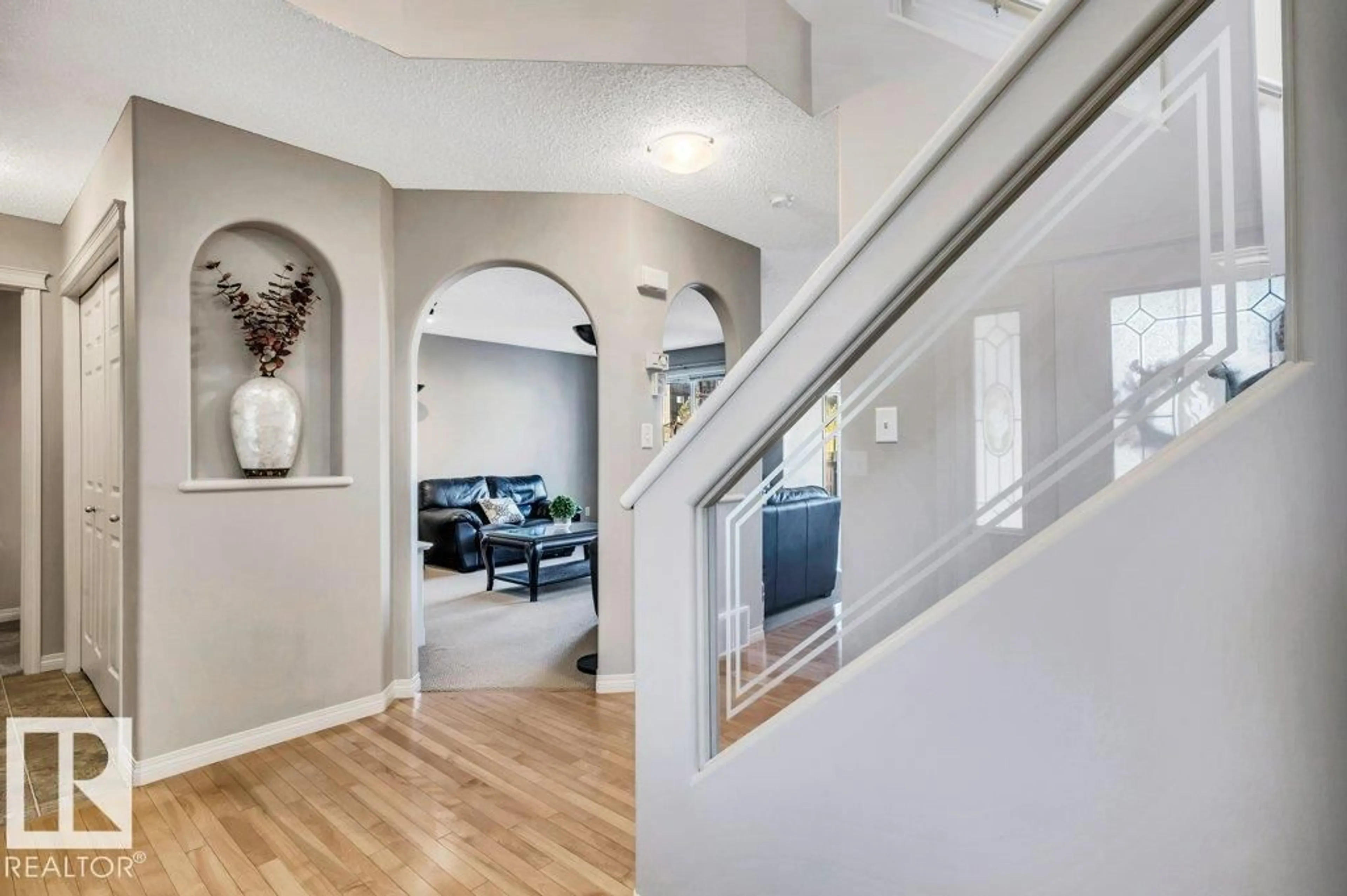 Indoor entryway for 16306 49 ST, Edmonton Alberta T5Y3H8