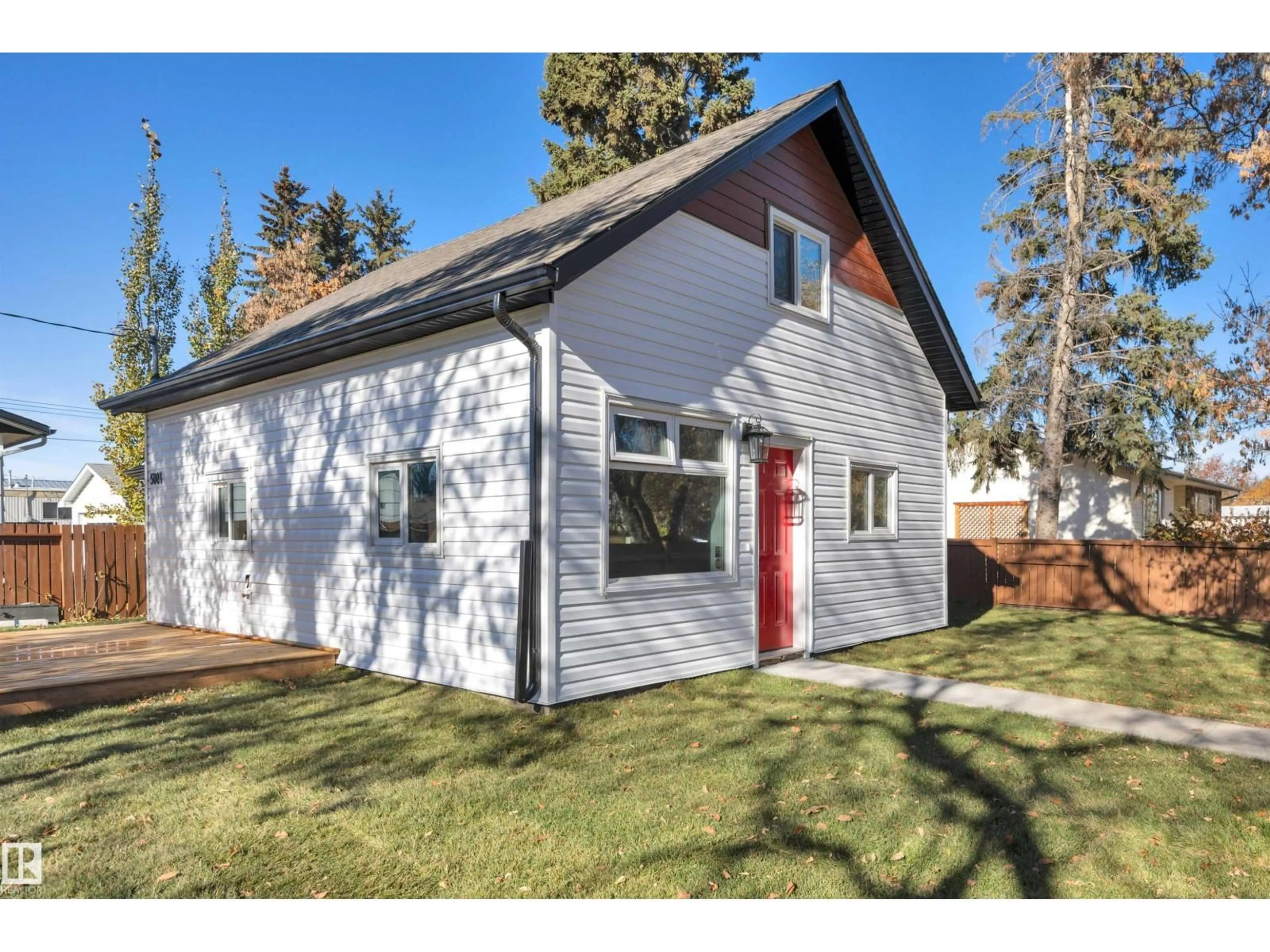 Home with vinyl exterior material, street for 5004 45TH AV, Calmar Alberta T0C0V0