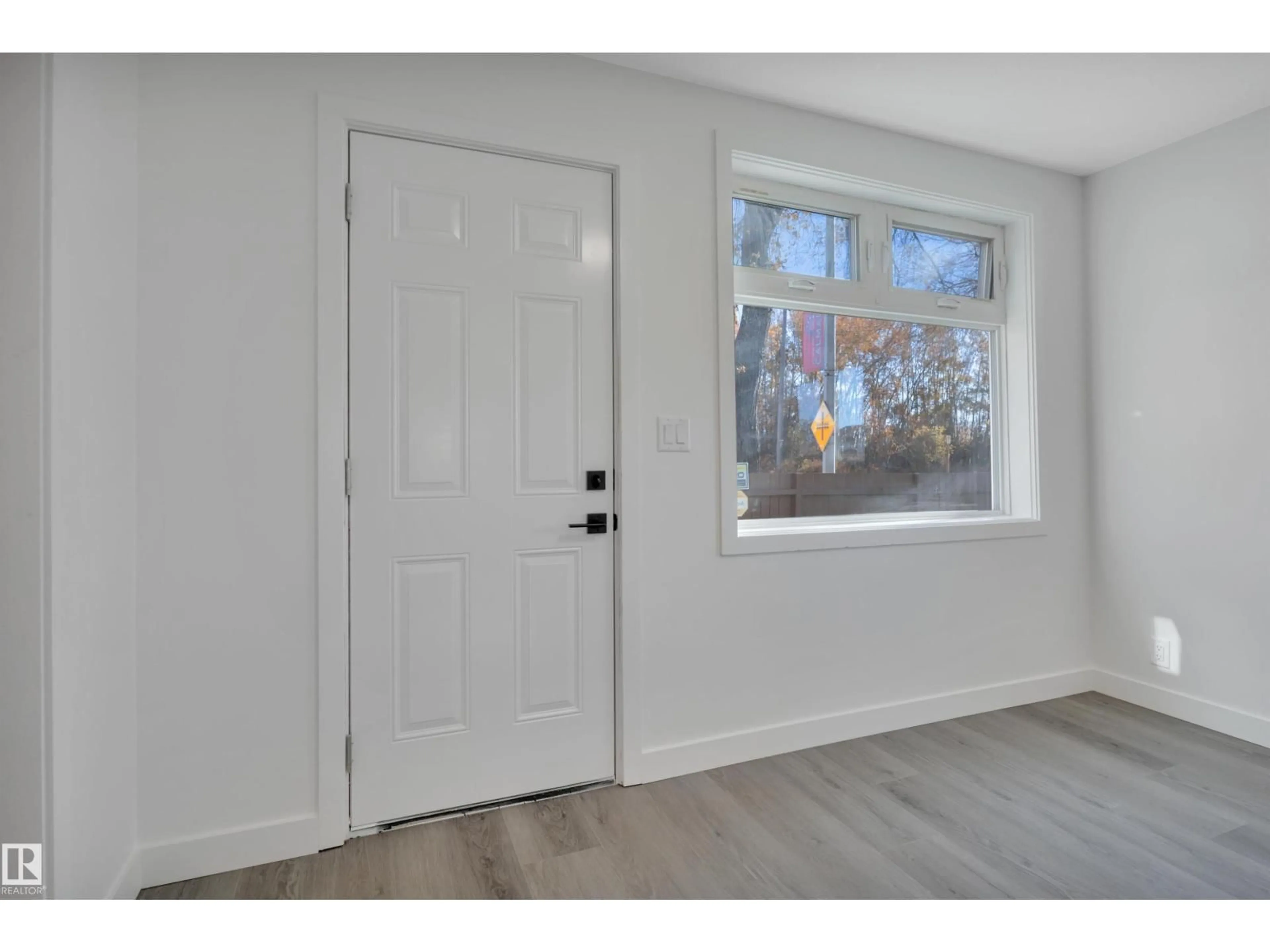Indoor entryway for 5004 45TH AV, Calmar Alberta T0C0V0