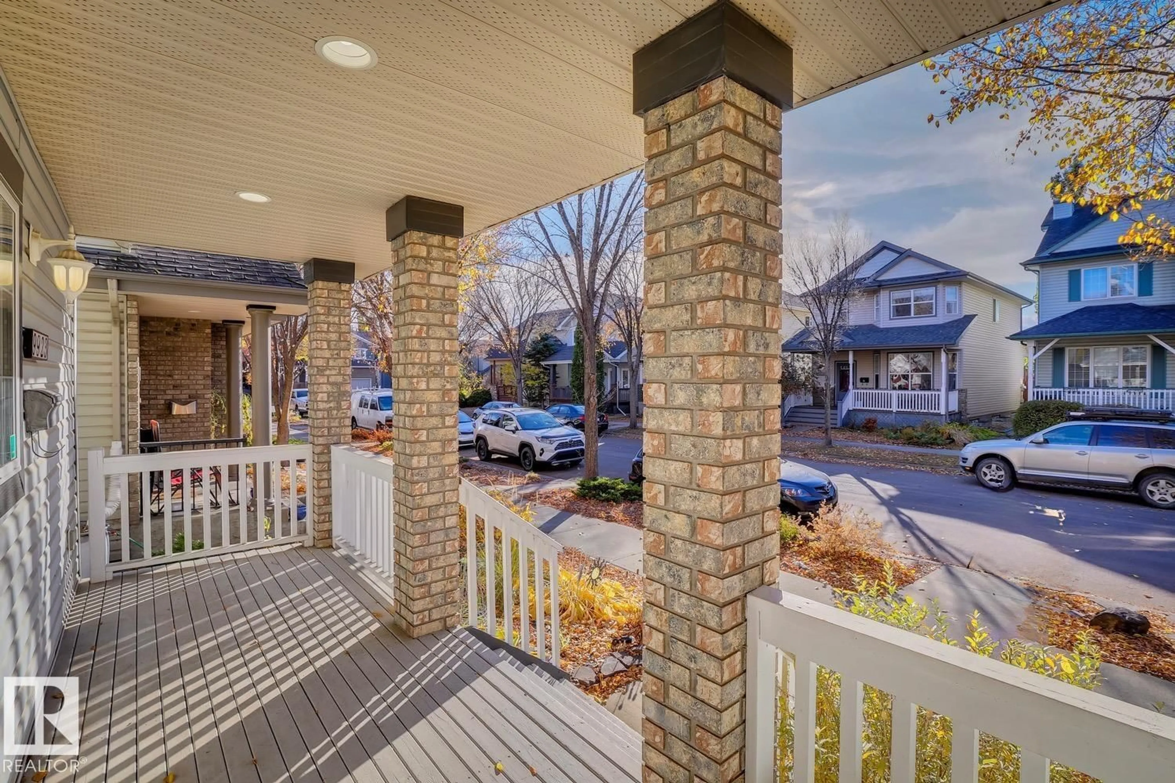 Patio, street for 9923 88 ST, Edmonton Alberta T5H4N1