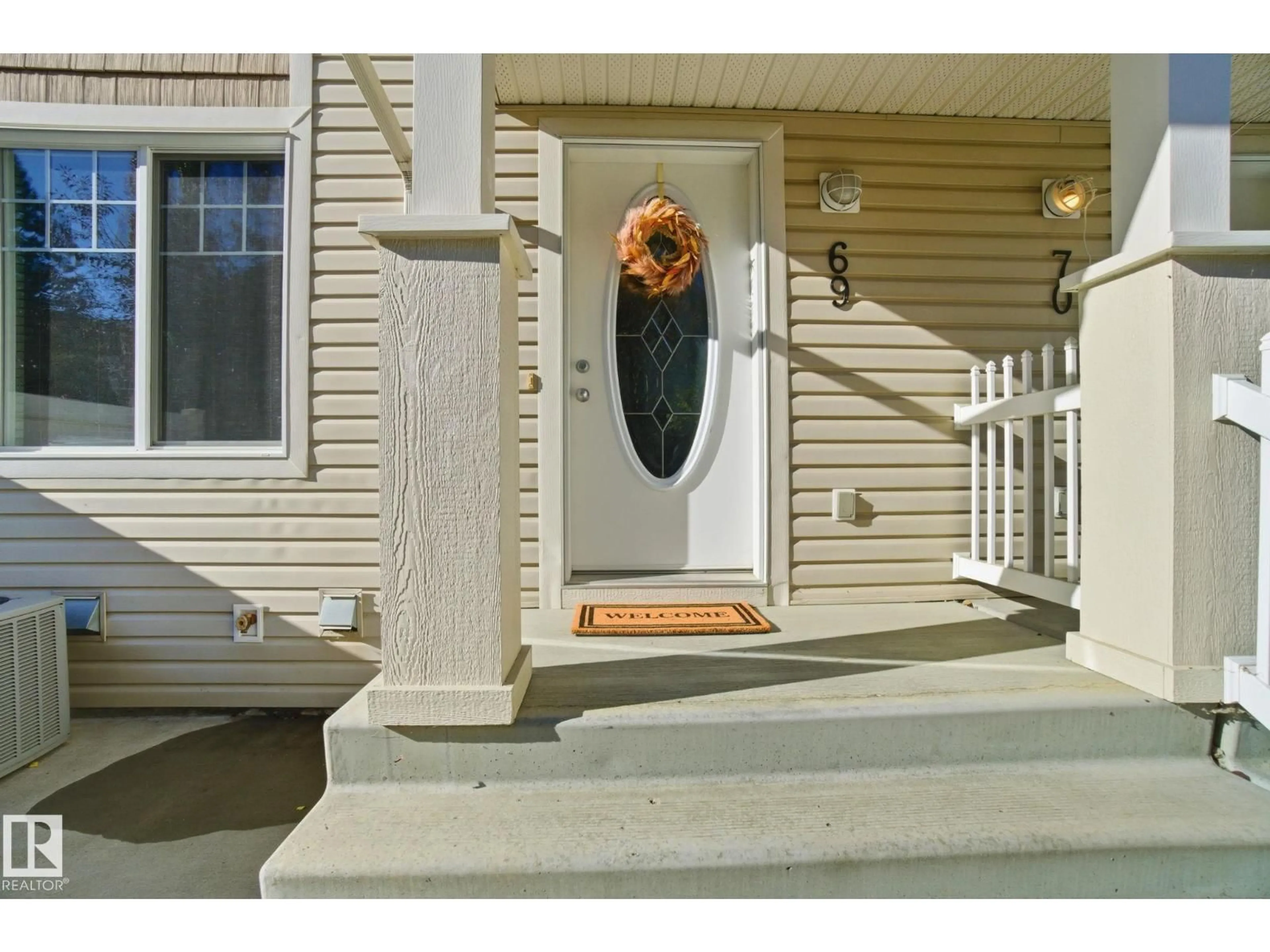 Indoor entryway for 460 - 69 HEMINGWAY RD, Edmonton Alberta T6M0M5