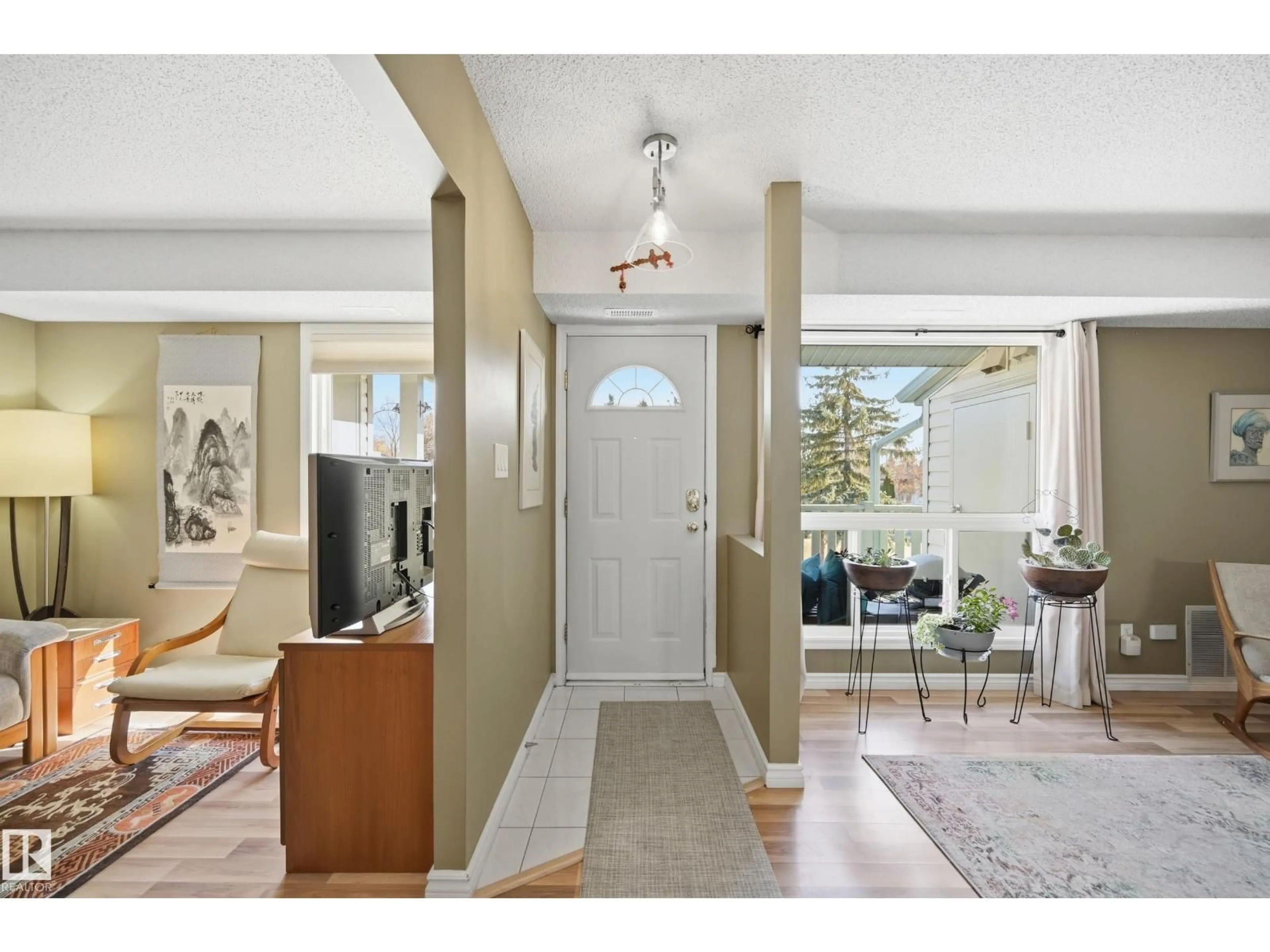 Indoor entryway for 58 - 2703 79 ST, Edmonton Alberta T6K3Z6