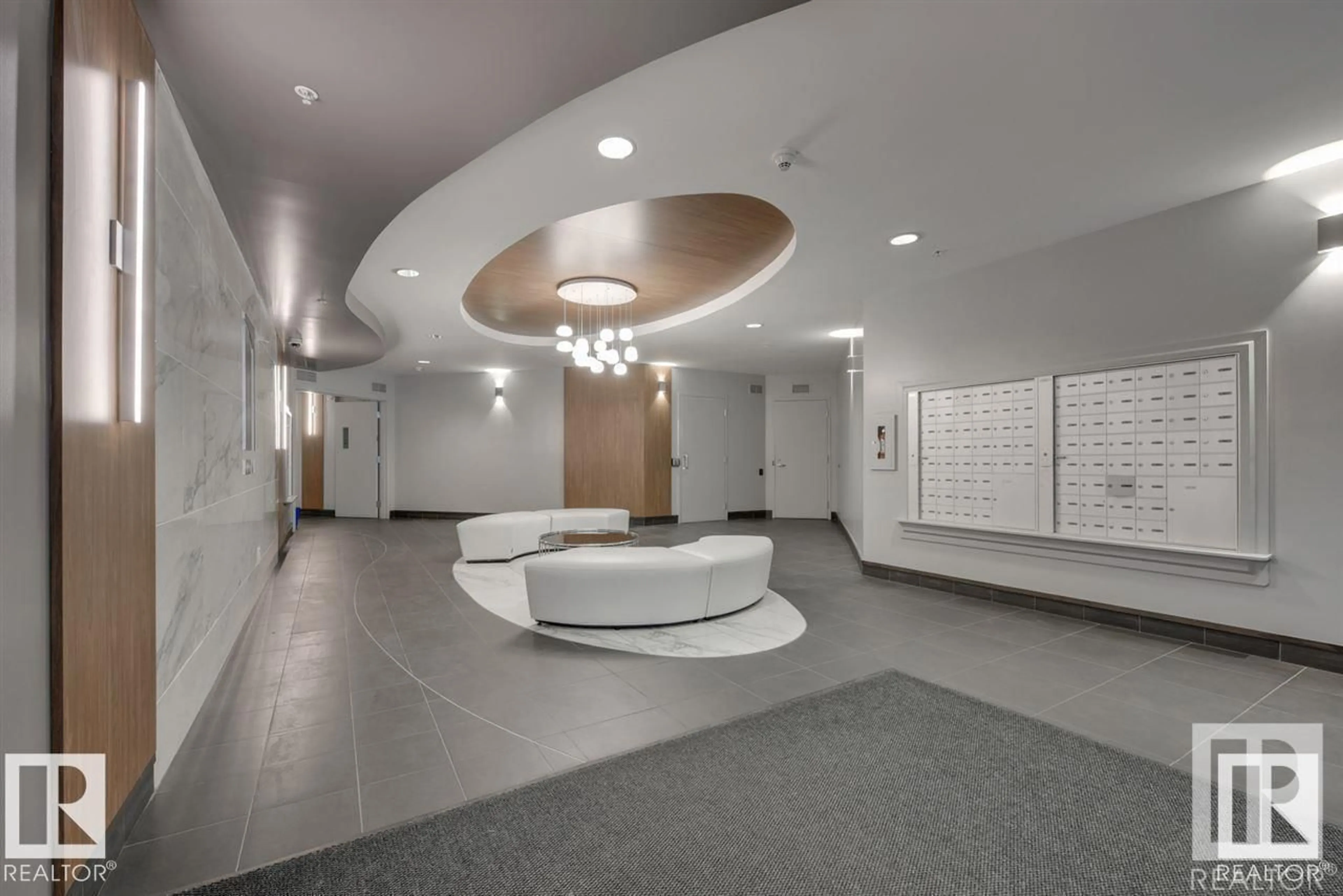Indoor foyer for 10136 - 2202 104 ST NW, Edmonton Alberta T5J0B5