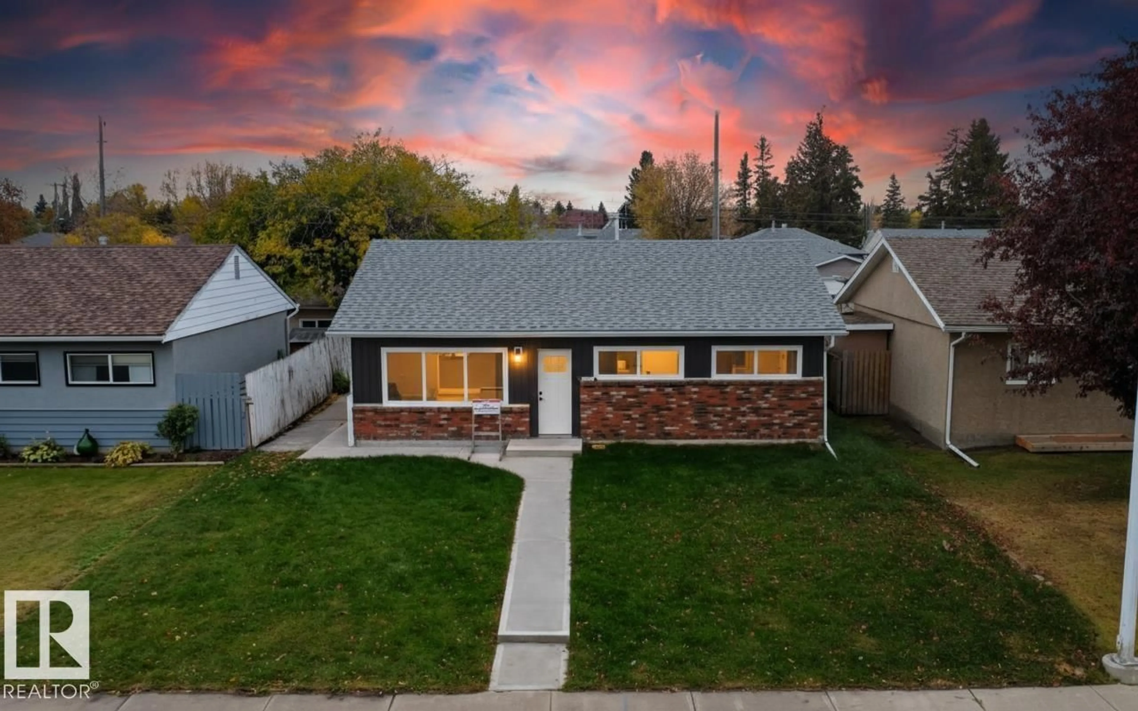 A pic from outside/outdoor area/front of a property/back of a property/a pic from drone, street for 15911 108 AV, Edmonton Alberta T5P1A8