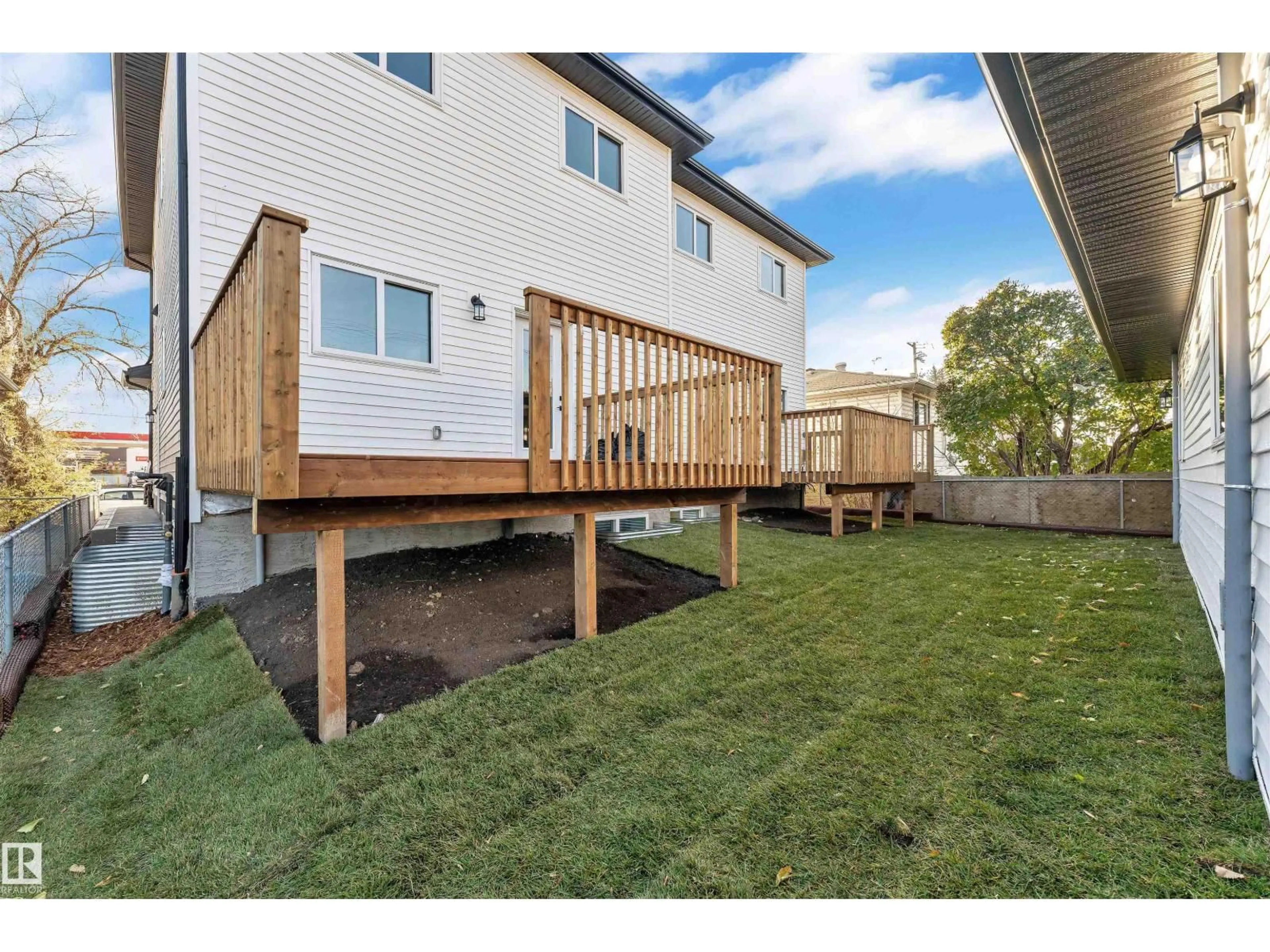 Patio, street for 9650 63 AVE, Edmonton Alberta T6E0G5