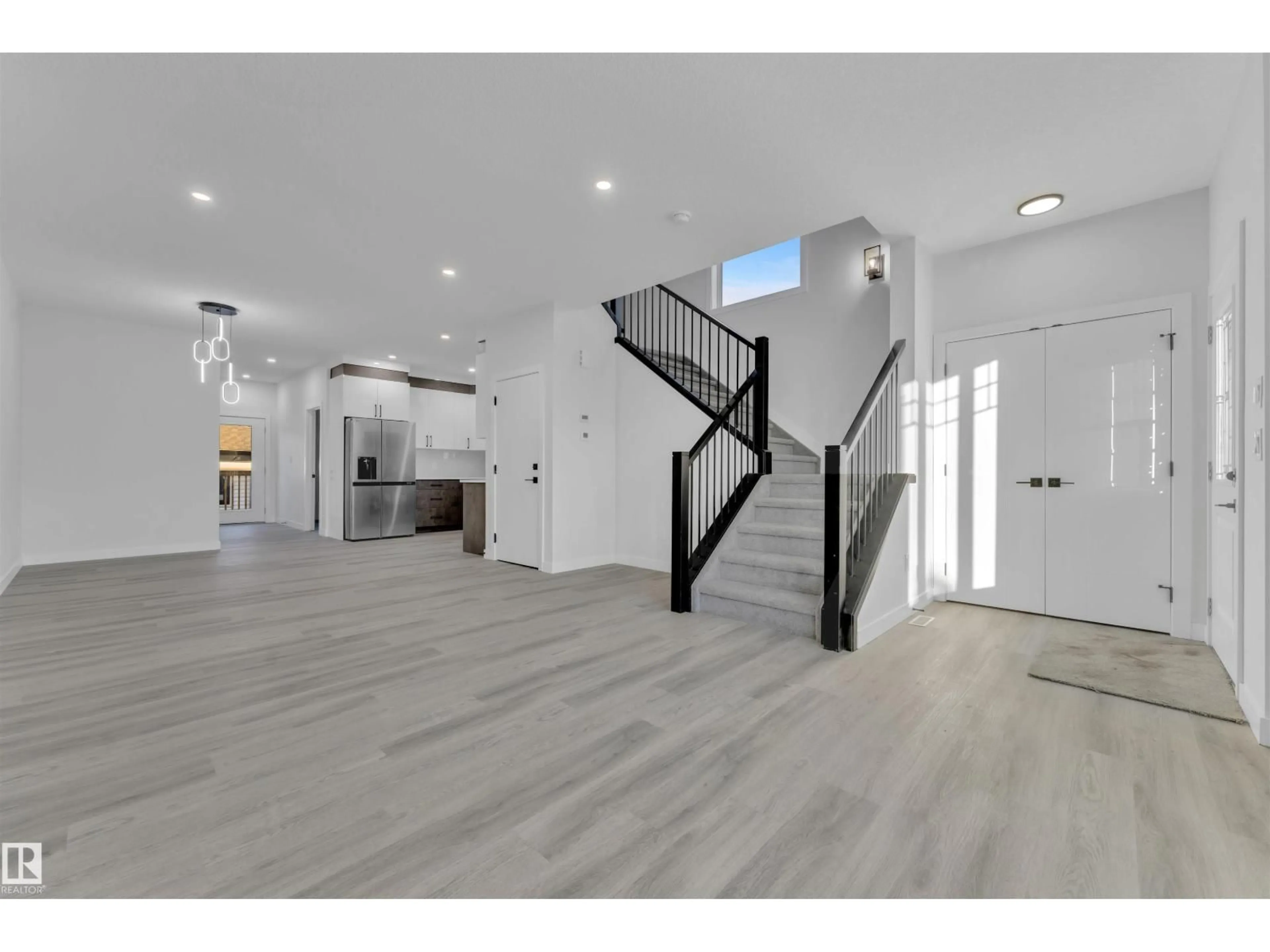 Unknown for 9650 63 AVE, Edmonton Alberta T6E0G5