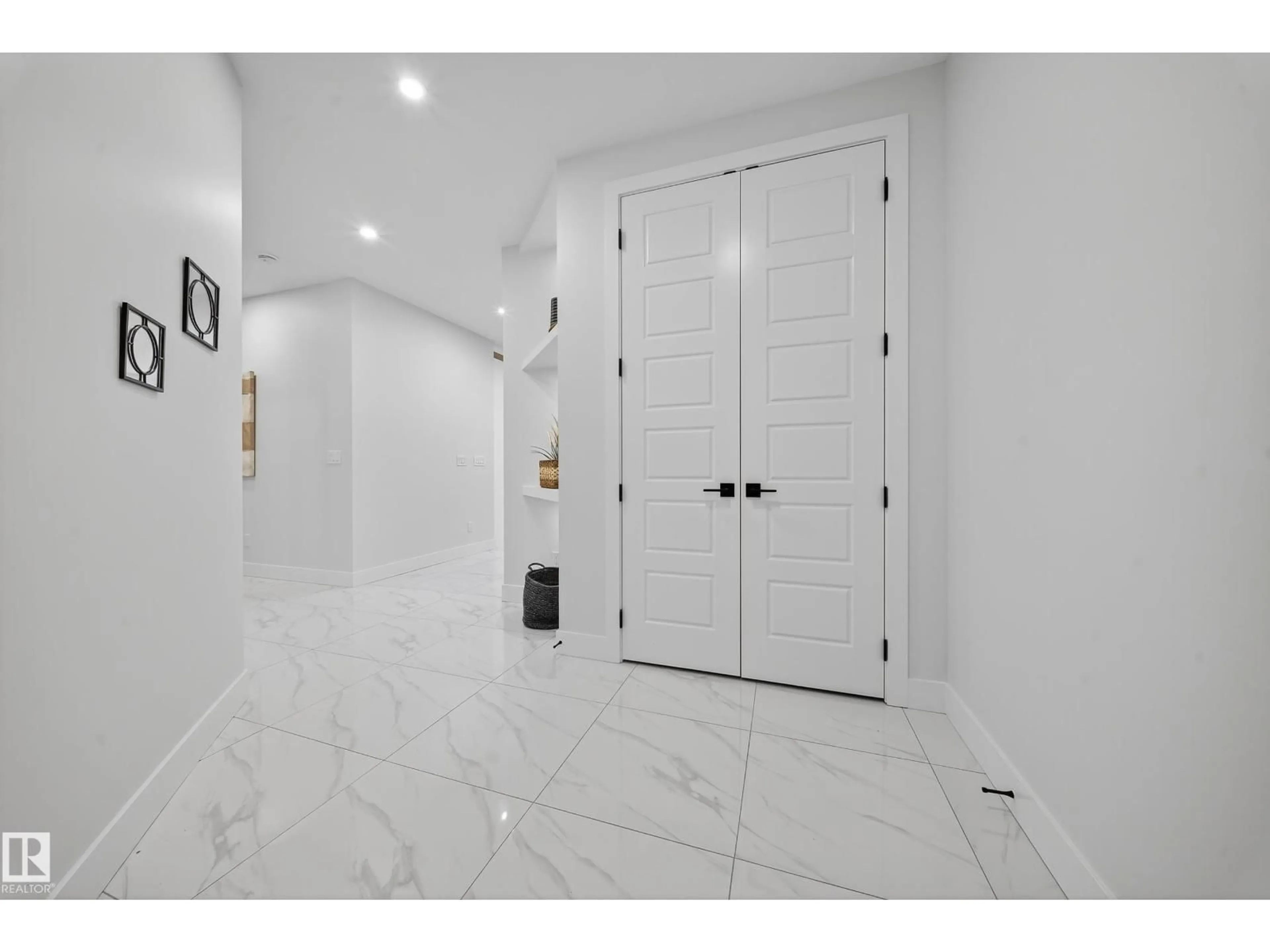 Indoor entryway for 6274 19 ST, Rural Leduc County Alberta T4X3C8
