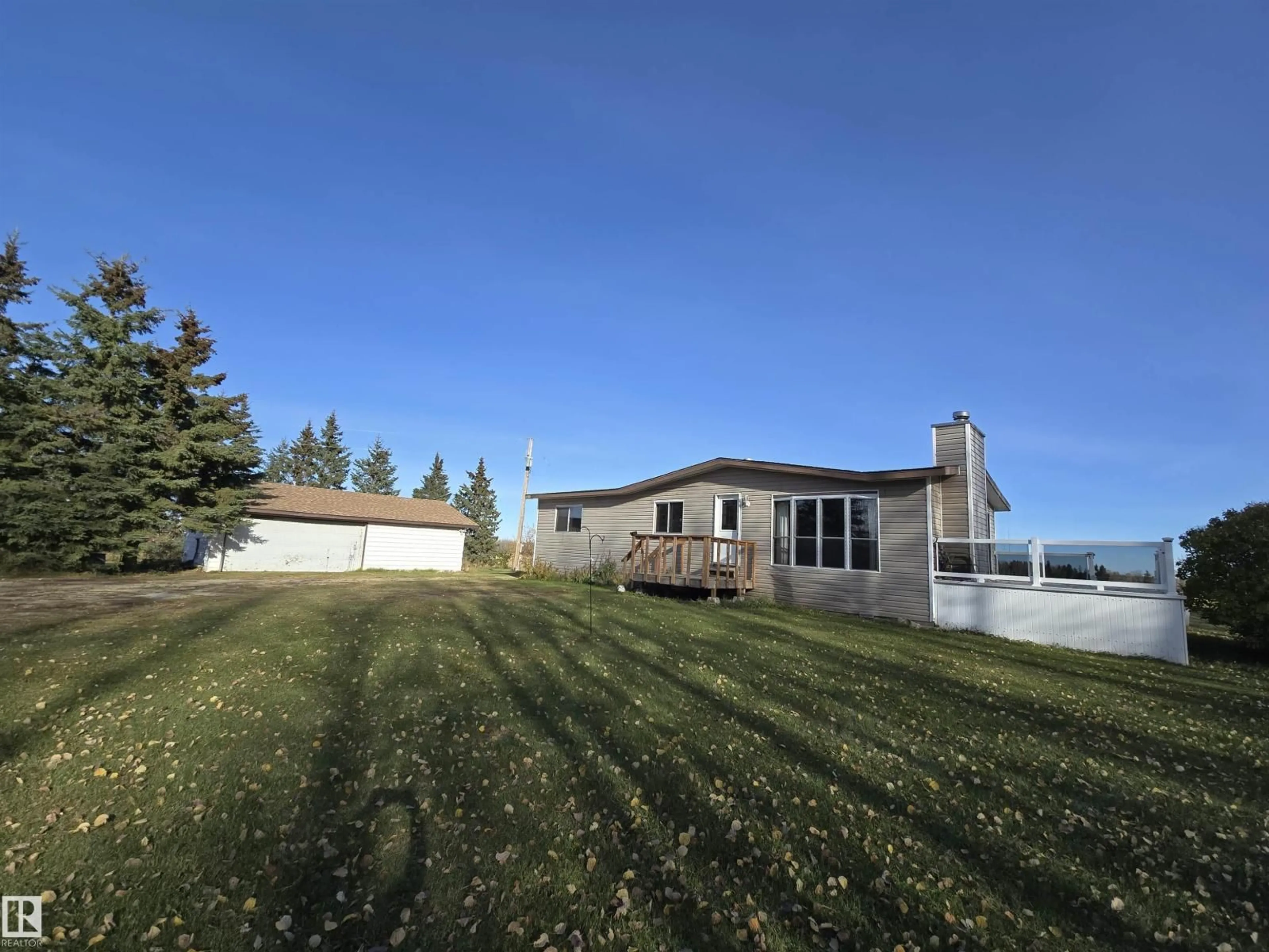 A pic from outside/outdoor area/front of a property/back of a property/a pic from drone, unknown for 465051 R R 41, Rural Wetaskiwin County Alberta T0C2X0