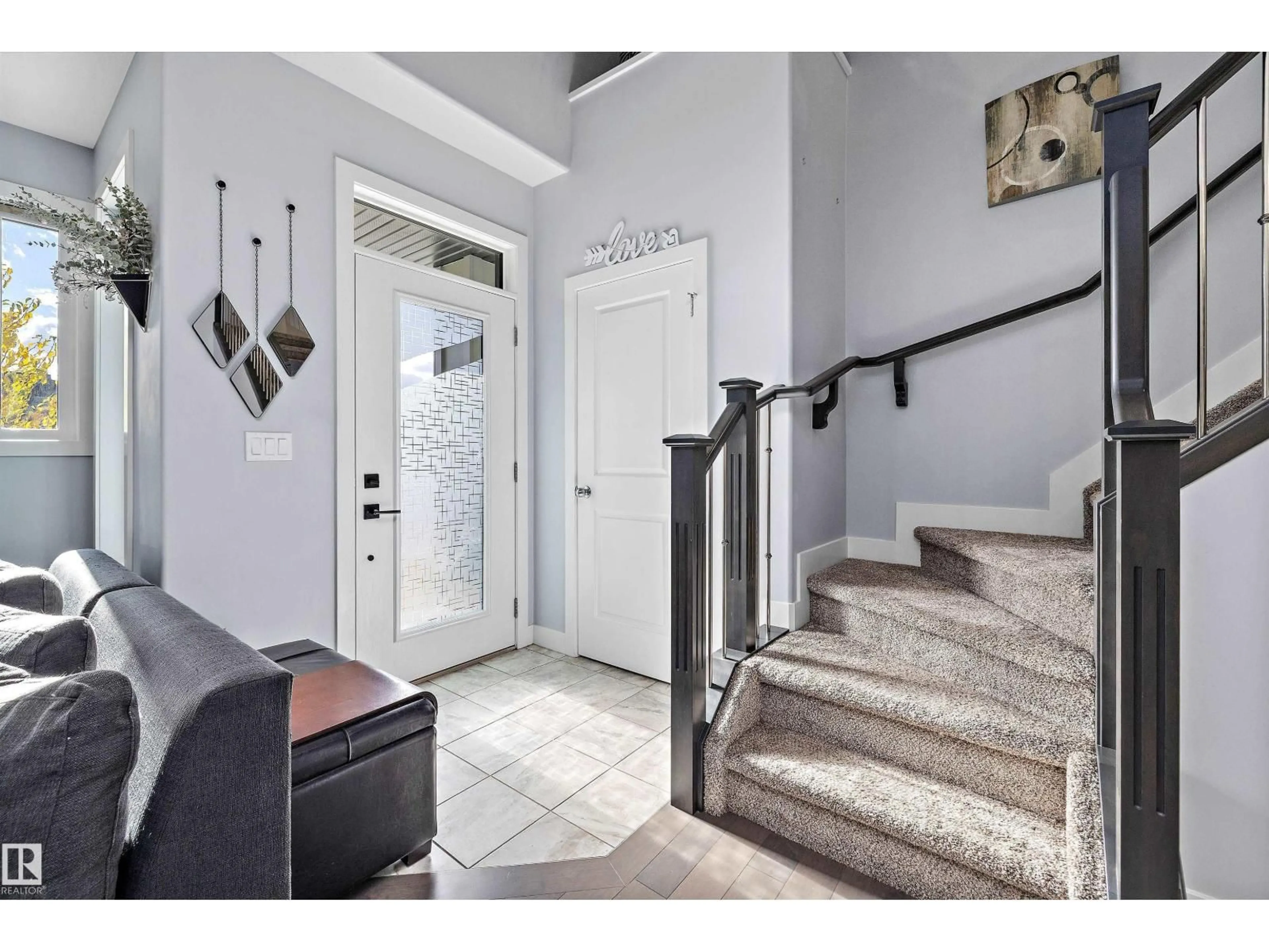 Indoor entryway for 4 FOSBURY LI, Sherwood Park Alberta T8B0B3