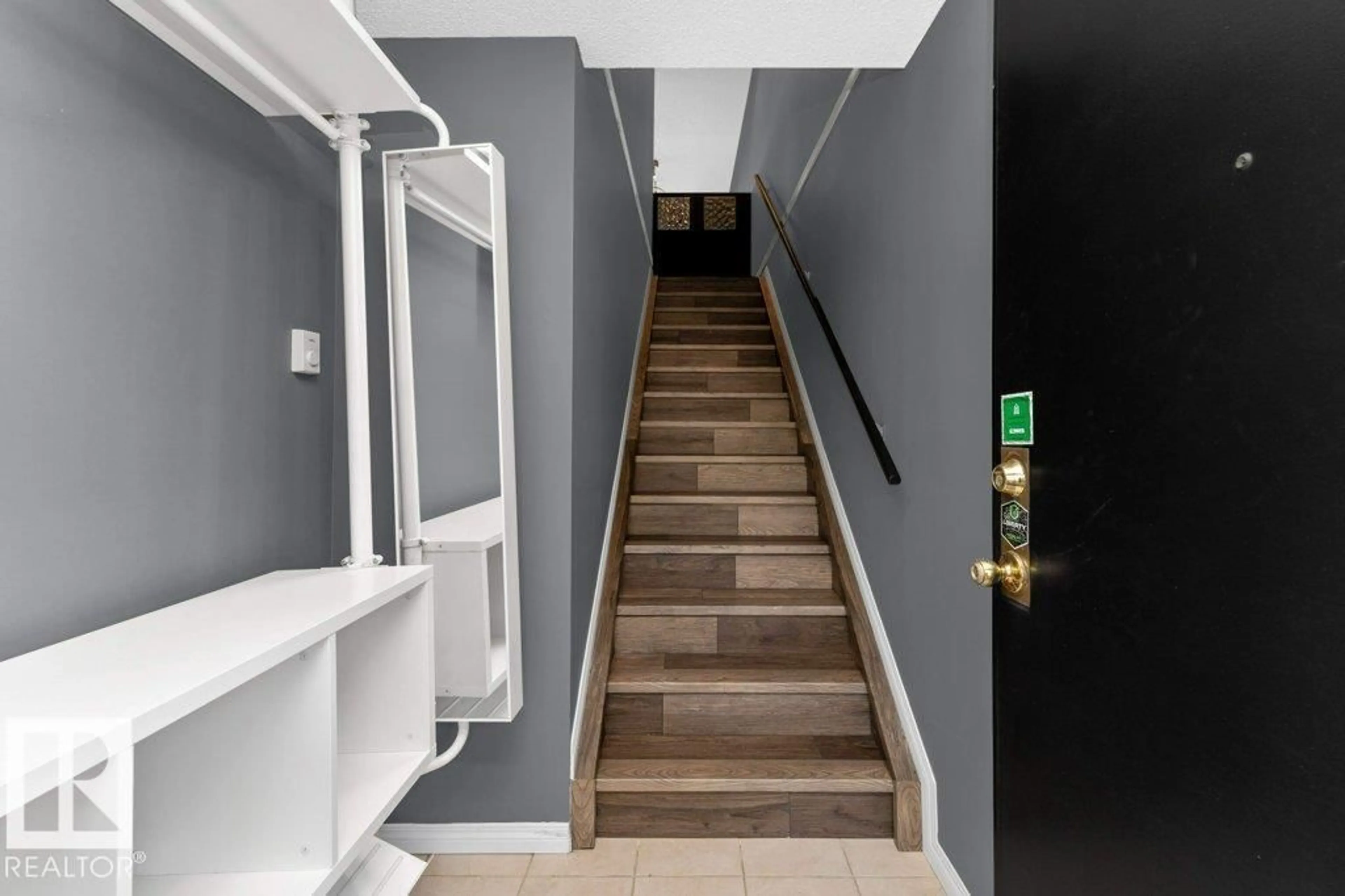 Unknown for #214 - 10105 95 ST, Edmonton Alberta T5H4M4