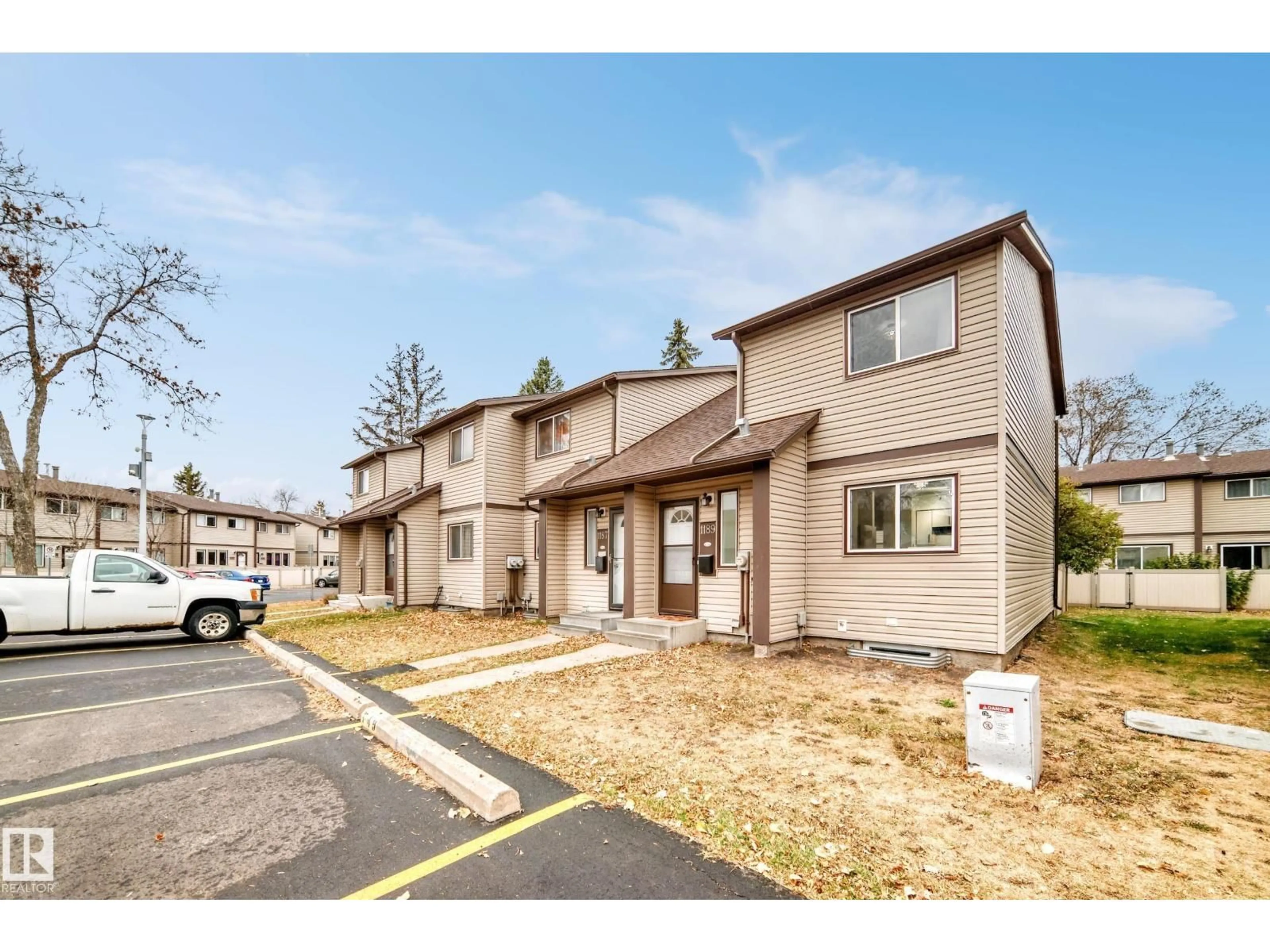 Unknown for 1189 HOOKE RD, Edmonton Alberta T5A4A5
