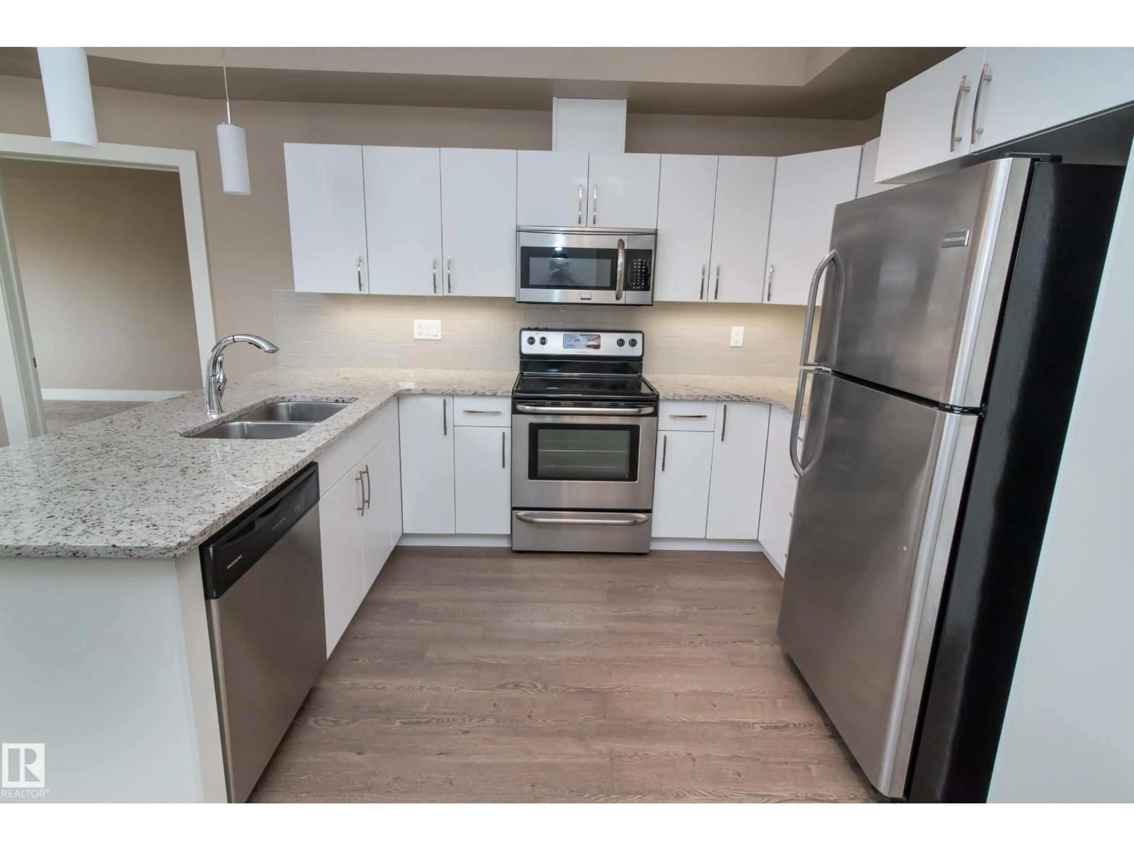 Standard kitchen, unknown for 5001 - 114 ETON BOULEVARD, Sherwood Park Alberta T8H0N7