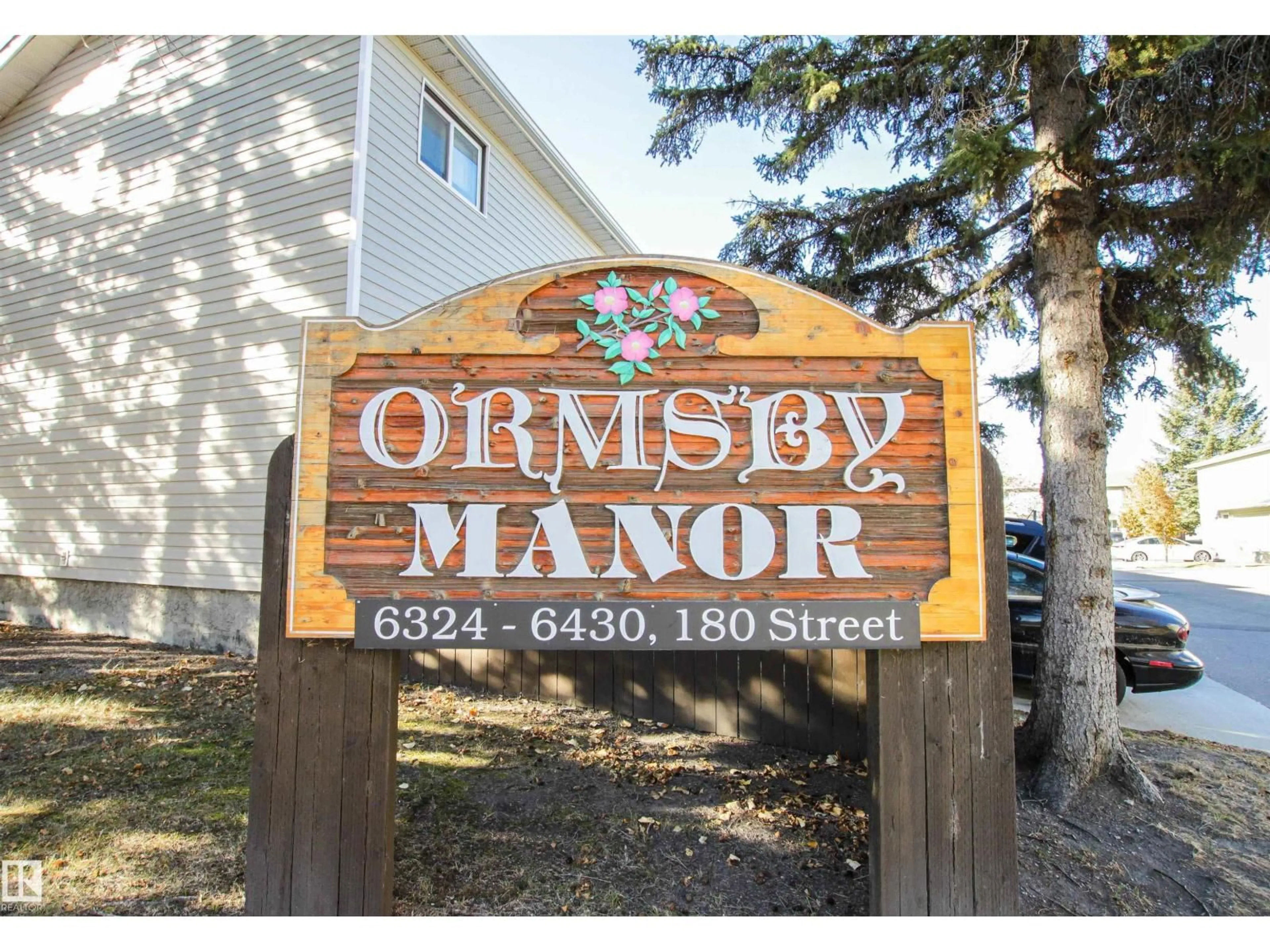 Indoor foyer for NW - 6420 180 ST, Edmonton Alberta T5T2J6