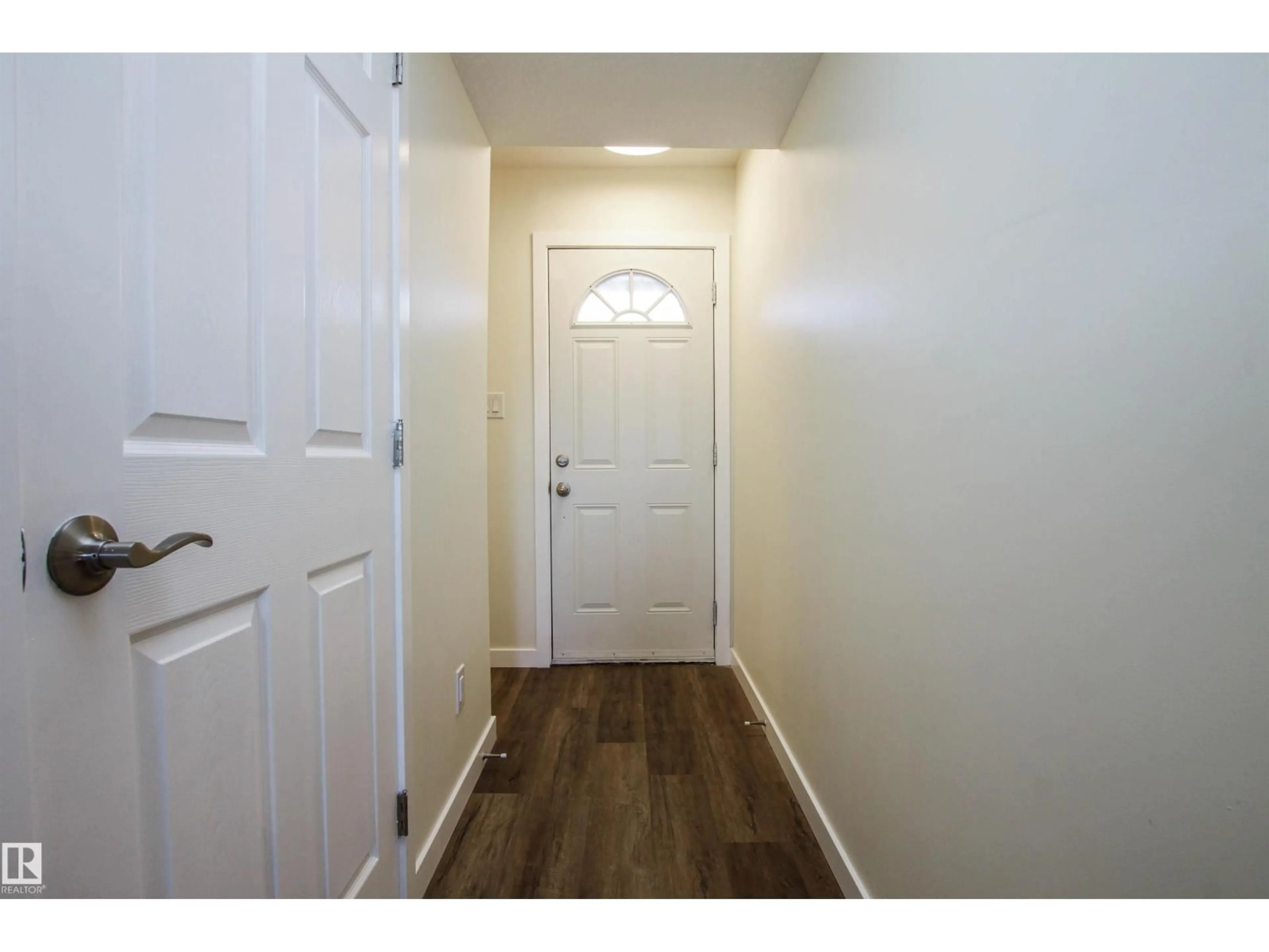 Indoor entryway for NW - 6420 180 ST, Edmonton Alberta T5T2J6
