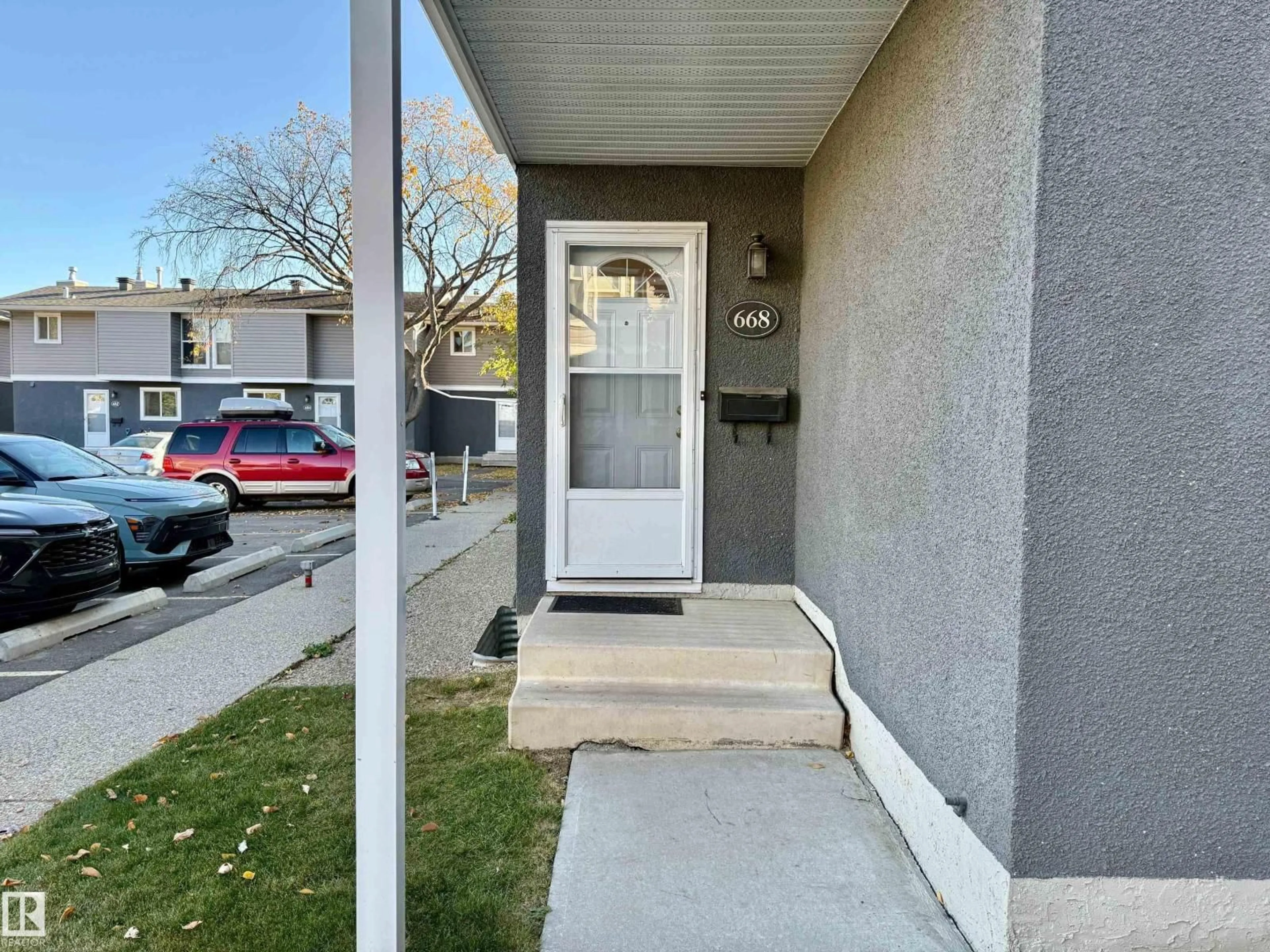 Unknown for 668 LAKEWOOD RD, Edmonton Alberta T6K3Y1