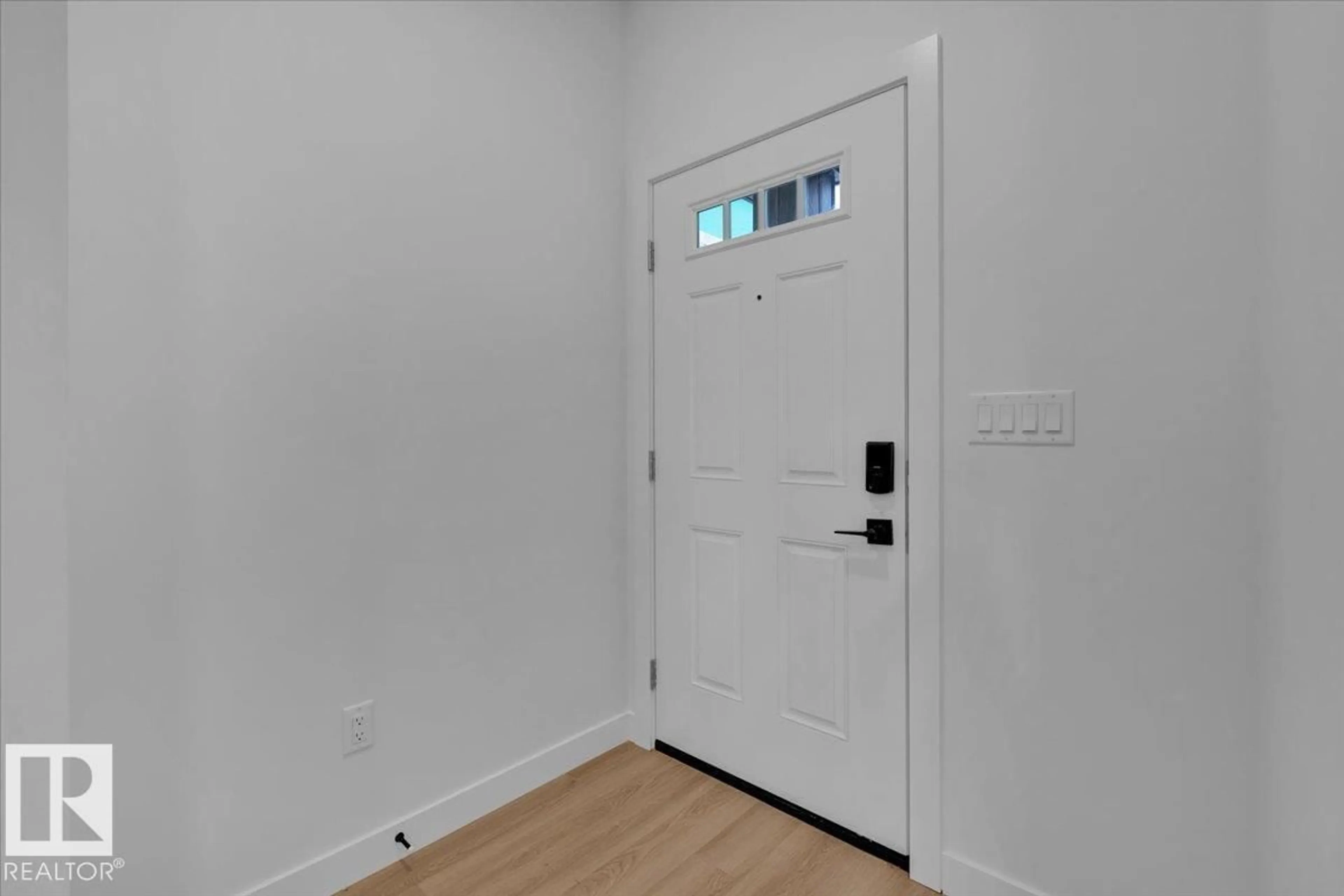 Indoor entryway for 219 RAVINE DR, Devon Alberta T9G0M2