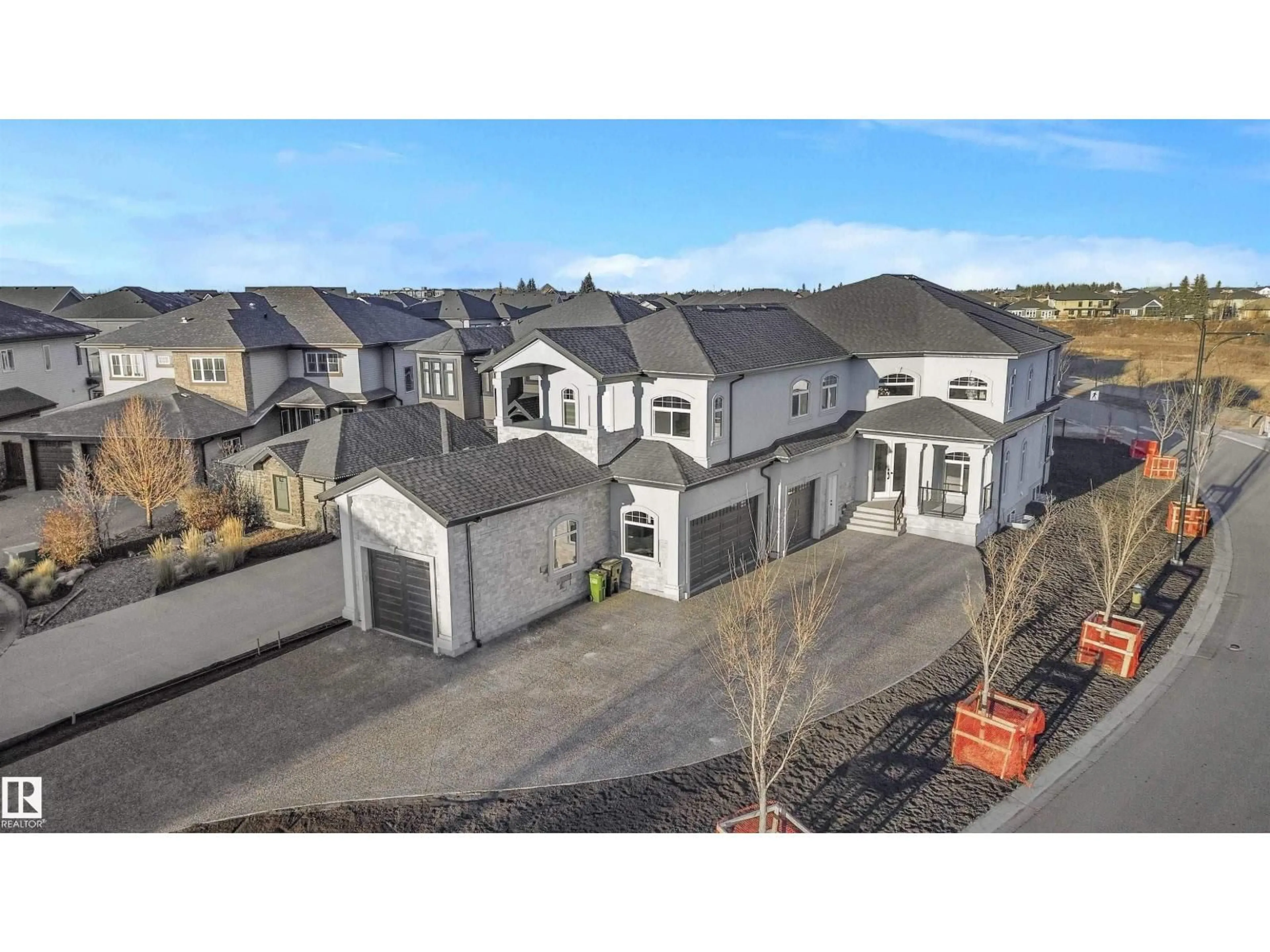 A pic from outside/outdoor area/front of a property/back of a property/a pic from drone, street for 1305 ADAMSON DR, Edmonton Alberta T6W2N8