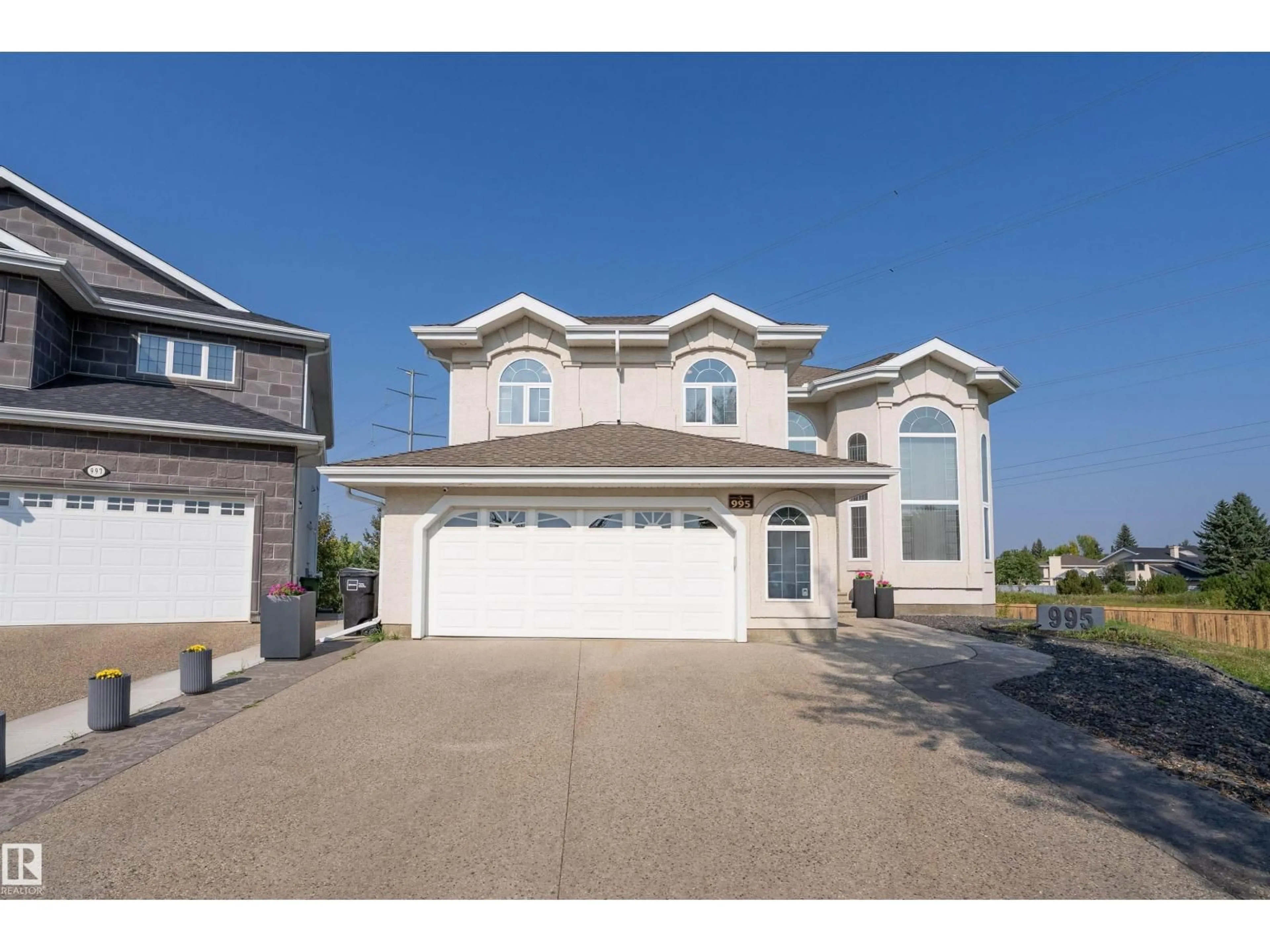 Home with vinyl exterior material, street for NW - 995 HOLLINGSWORTH BEND BN, Edmonton Alberta T6R3G7