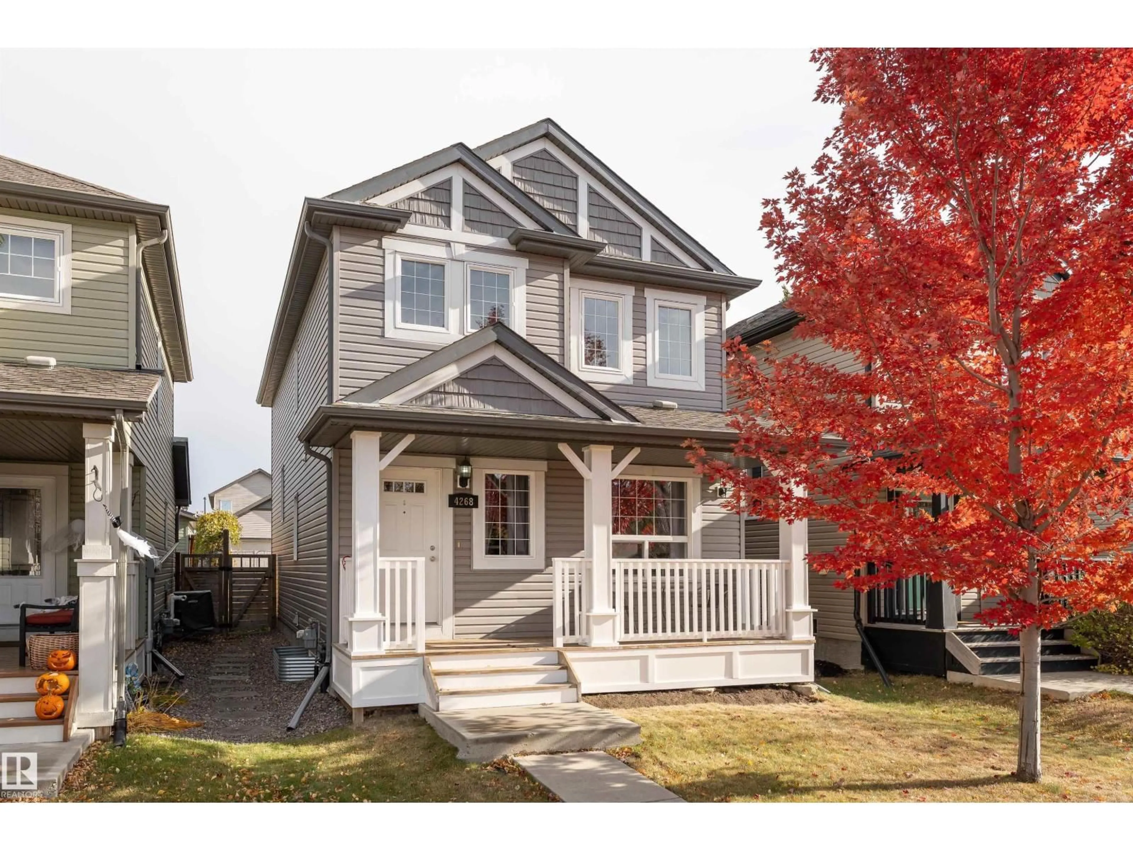 Home with vinyl exterior material, street for 4268 SUMMERLAND DR, Sherwood Park Alberta T8H0R2