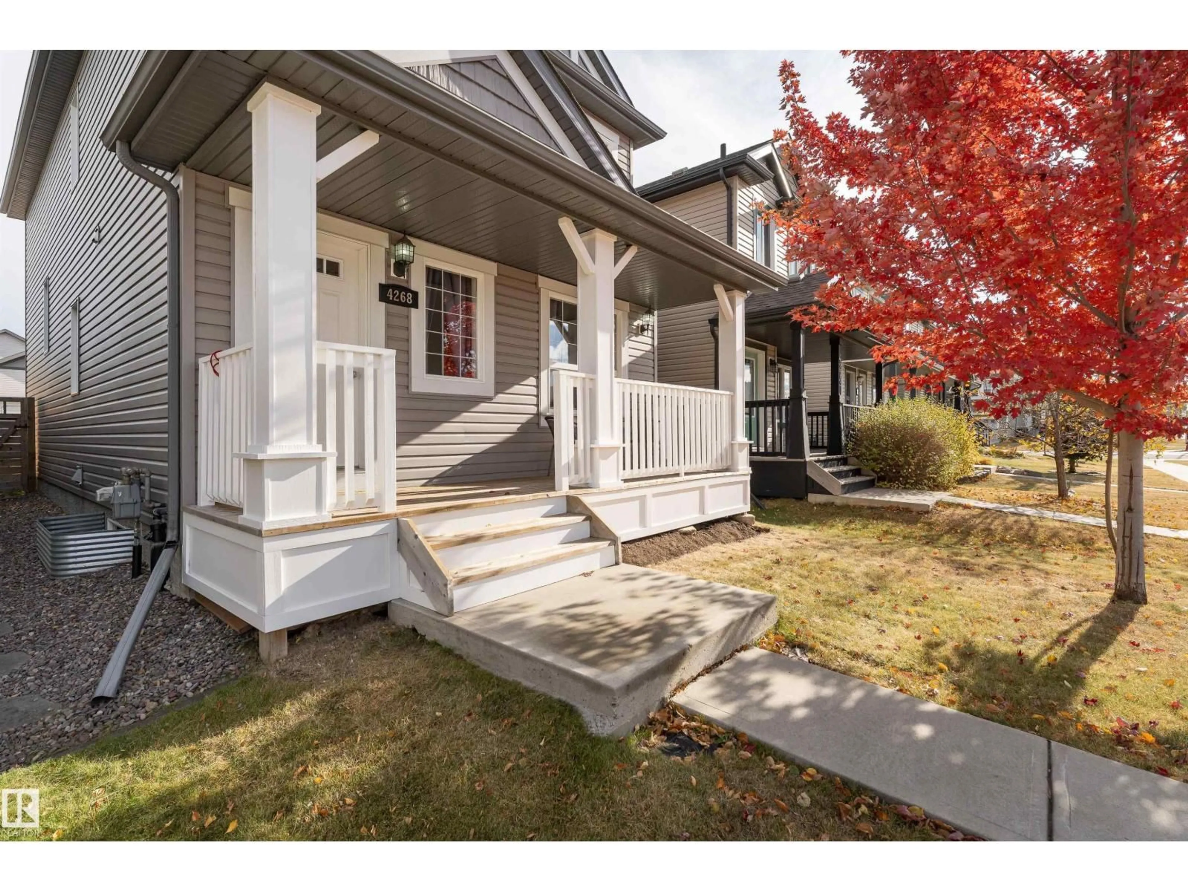 Home with vinyl exterior material, street for 4268 SUMMERLAND DR, Sherwood Park Alberta T8H0R2