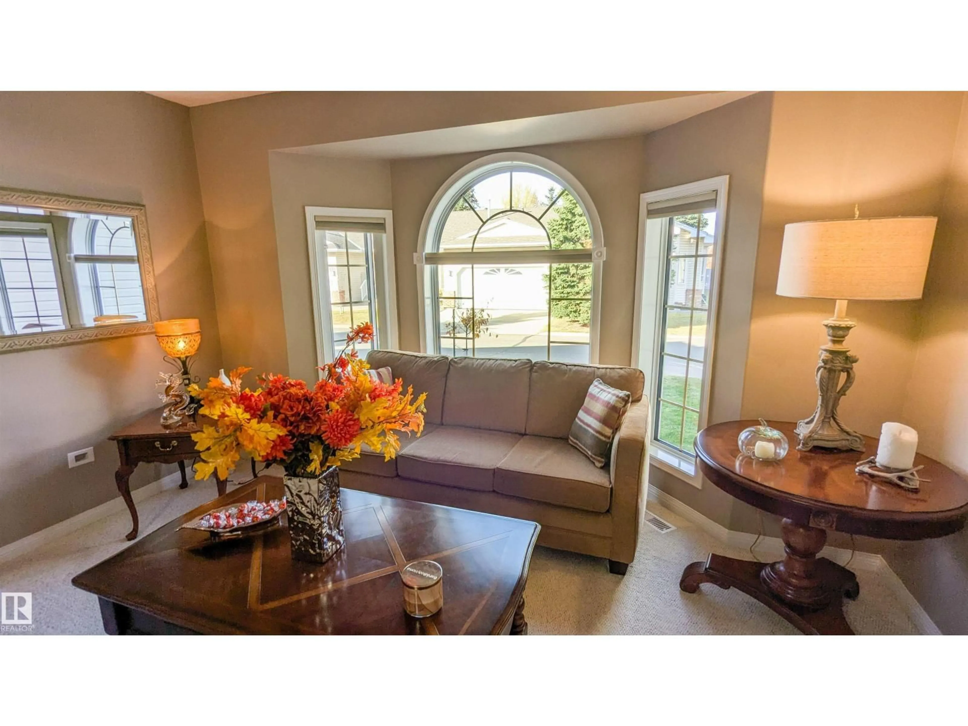 Living room with furniture, ceramic/tile floor for 959 YOUVILLE DR W, Edmonton Alberta T6L6T2