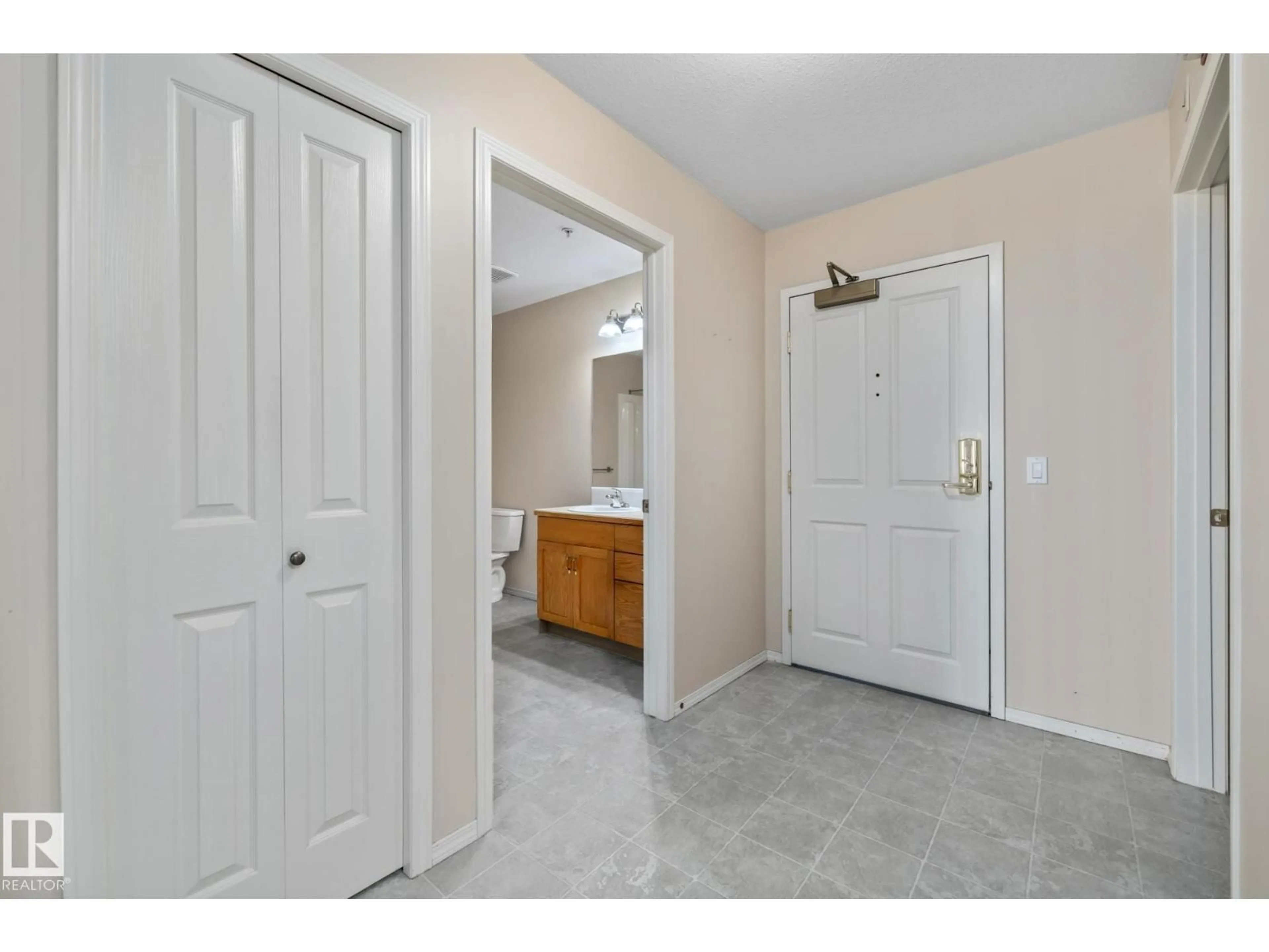 Indoor entryway for 78 - 203 MCKENNEY AV, St. Albert Alberta T8N1L9