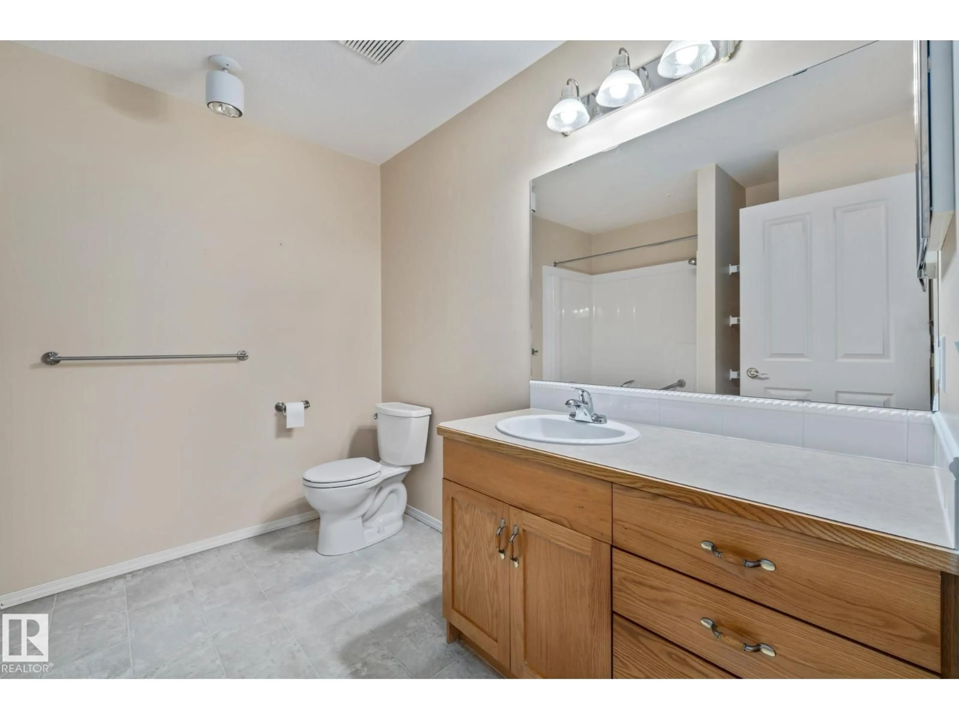 Standard bathroom, unknown for 78 - 203 MCKENNEY AV, St. Albert Alberta T8N1L9