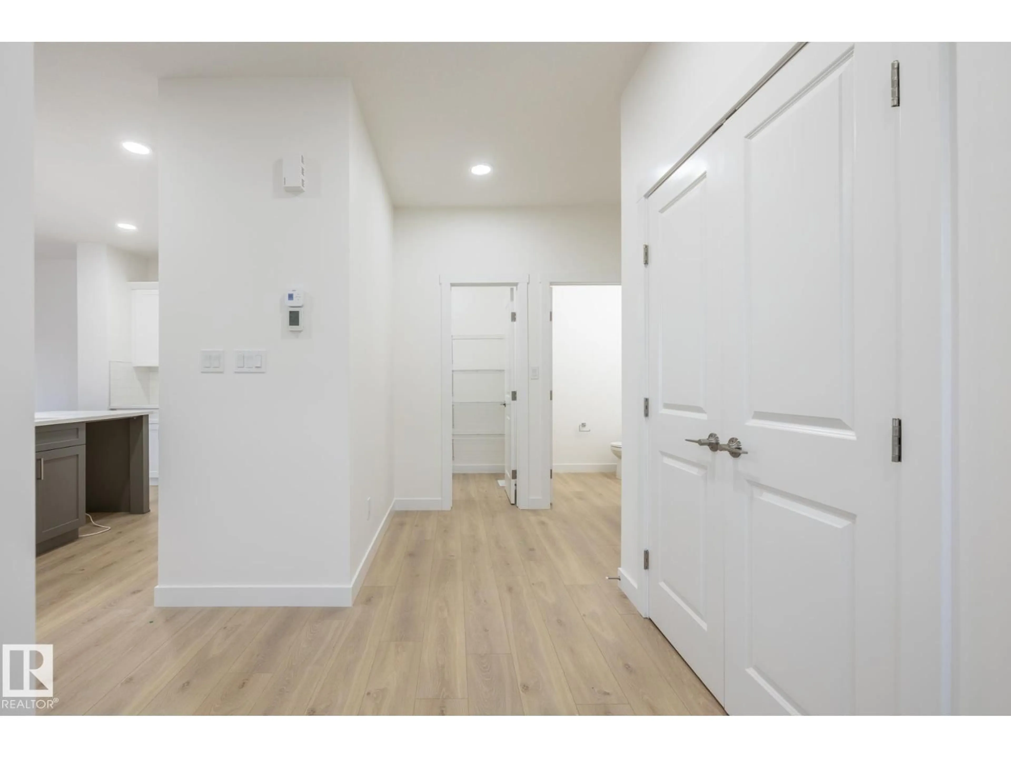 Indoor entryway for 5264 KINNEY PL, Edmonton Alberta T6W1A8